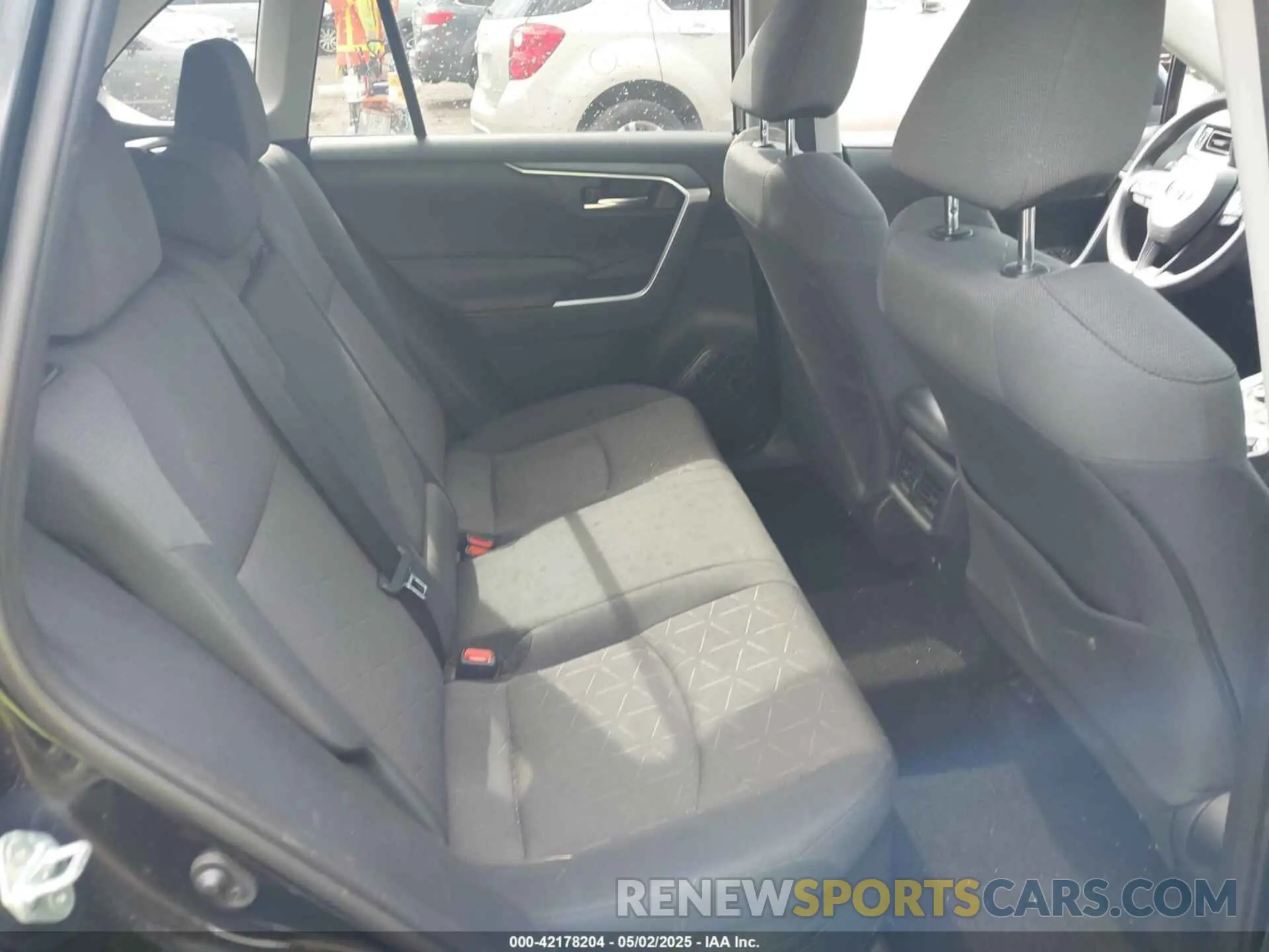 8 Photograph of a damaged car 2T3RWRFV3KW010551 TOYOTA RAV4 HYBRID 2019