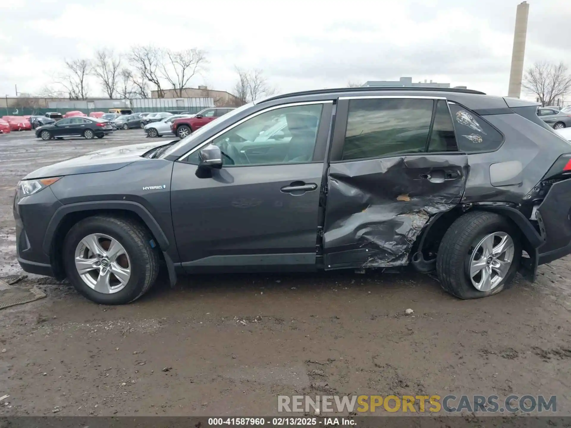 13 Photograph of a damaged car 2T3RWRFV7KW005532 TOYOTA RAV4 HYBRID 2019