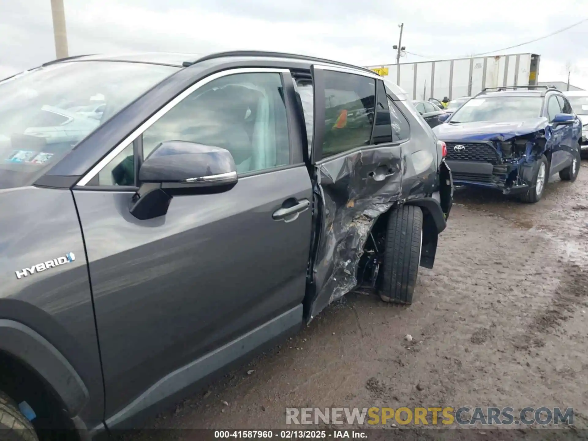 16 Photograph of a damaged car 2T3RWRFV7KW005532 TOYOTA RAV4 HYBRID 2019