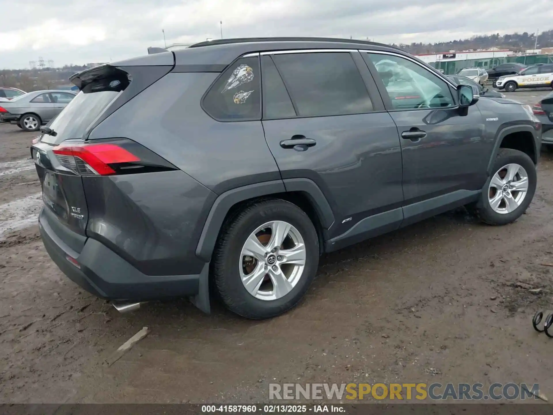 4 Photograph of a damaged car 2T3RWRFV7KW005532 TOYOTA RAV4 HYBRID 2019