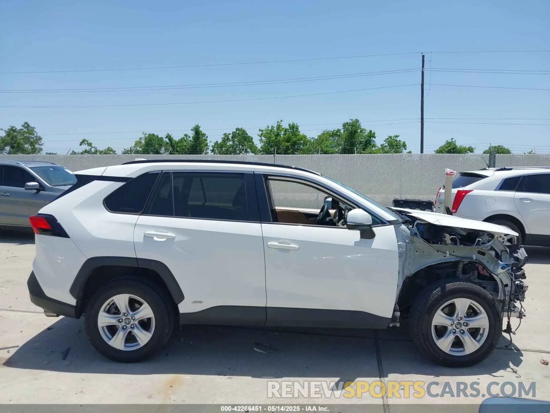 13 Photograph of a damaged car 2T3RWRFV7KW042080 TOYOTA RAV4 HYBRID 2019