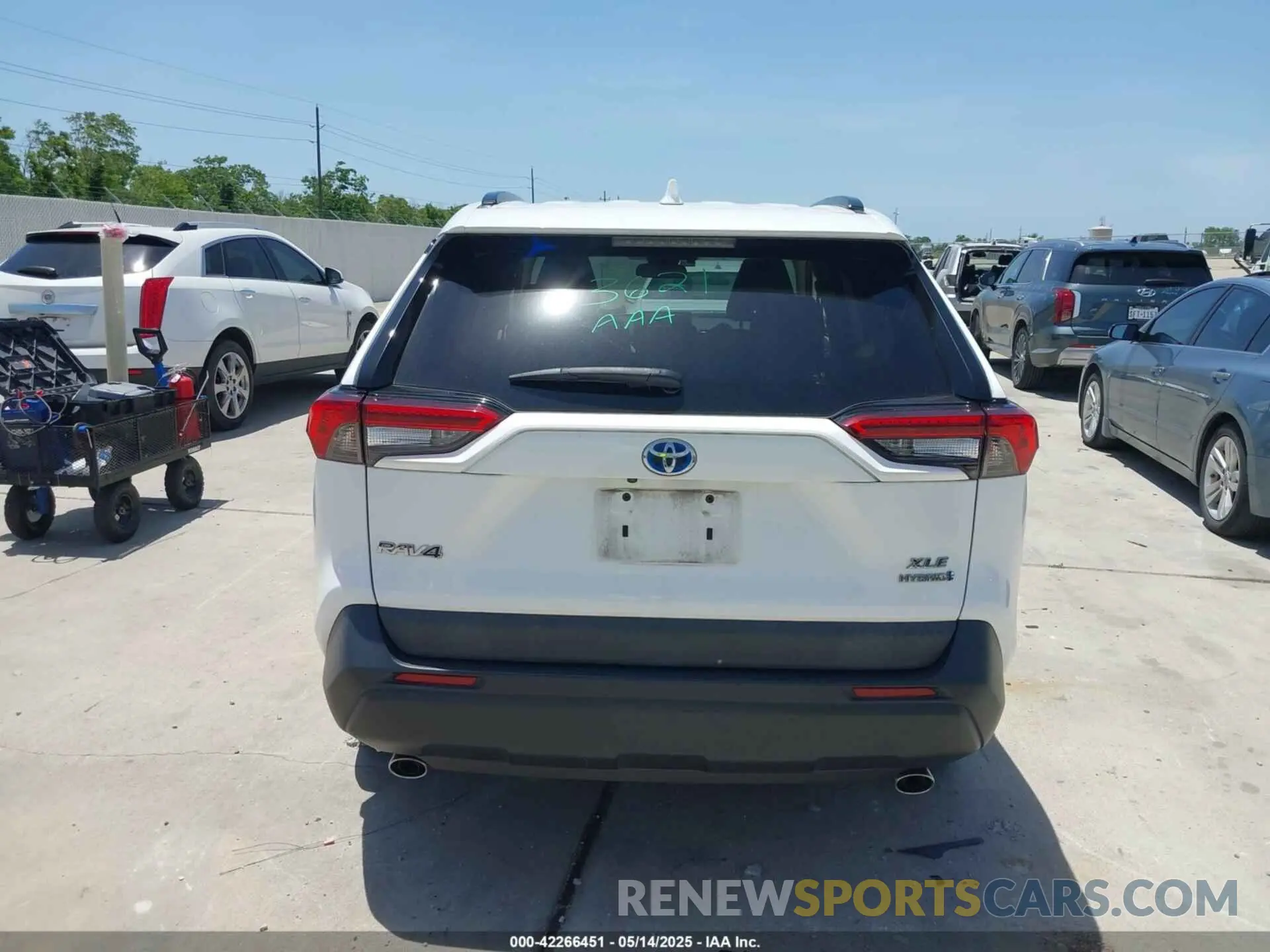 16 Photograph of a damaged car 2T3RWRFV7KW042080 TOYOTA RAV4 HYBRID 2019