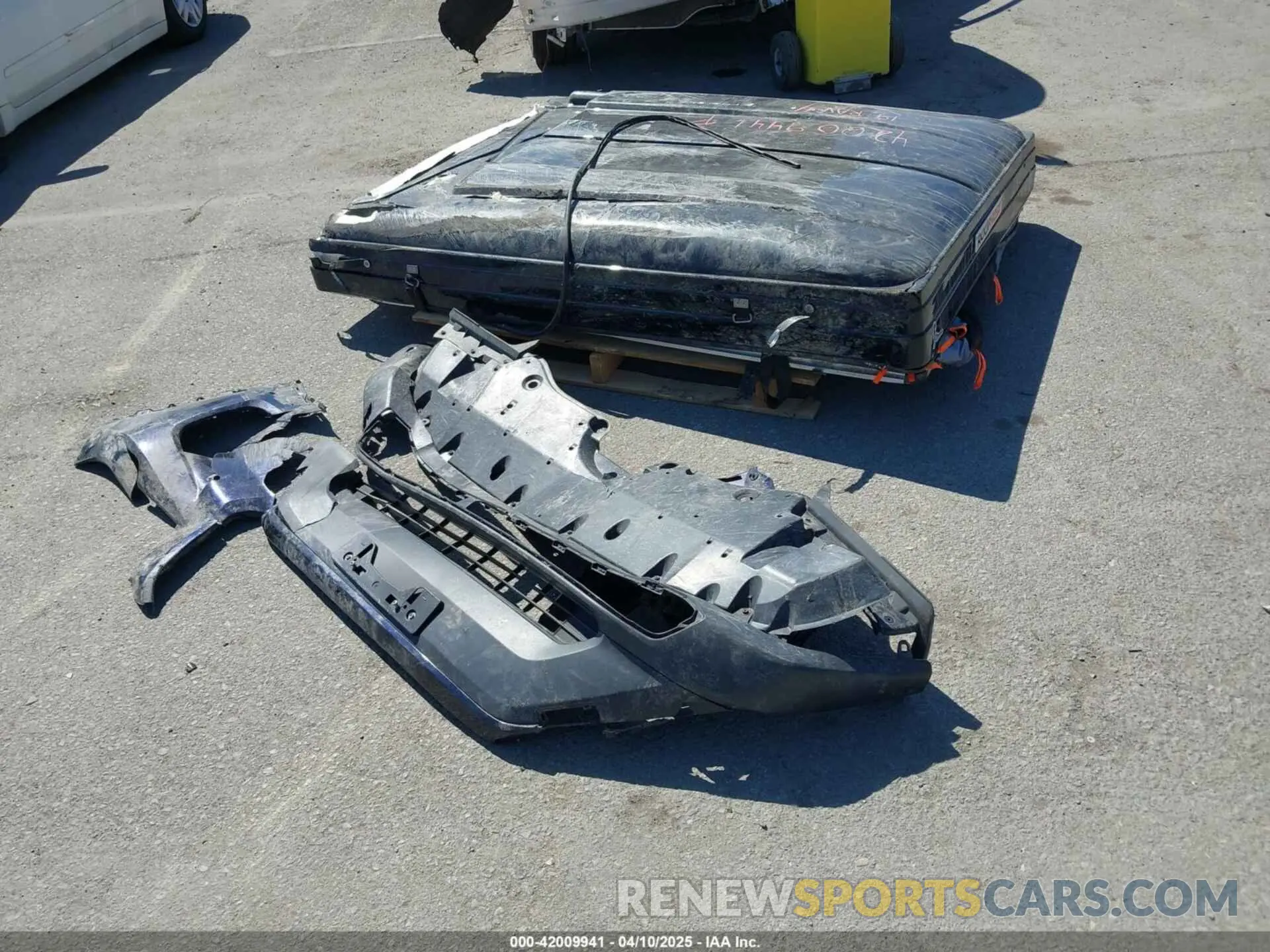 12 Photograph of a damaged car JTMDWRFV1KD014038 TOYOTA RAV4 HYBRID 2019