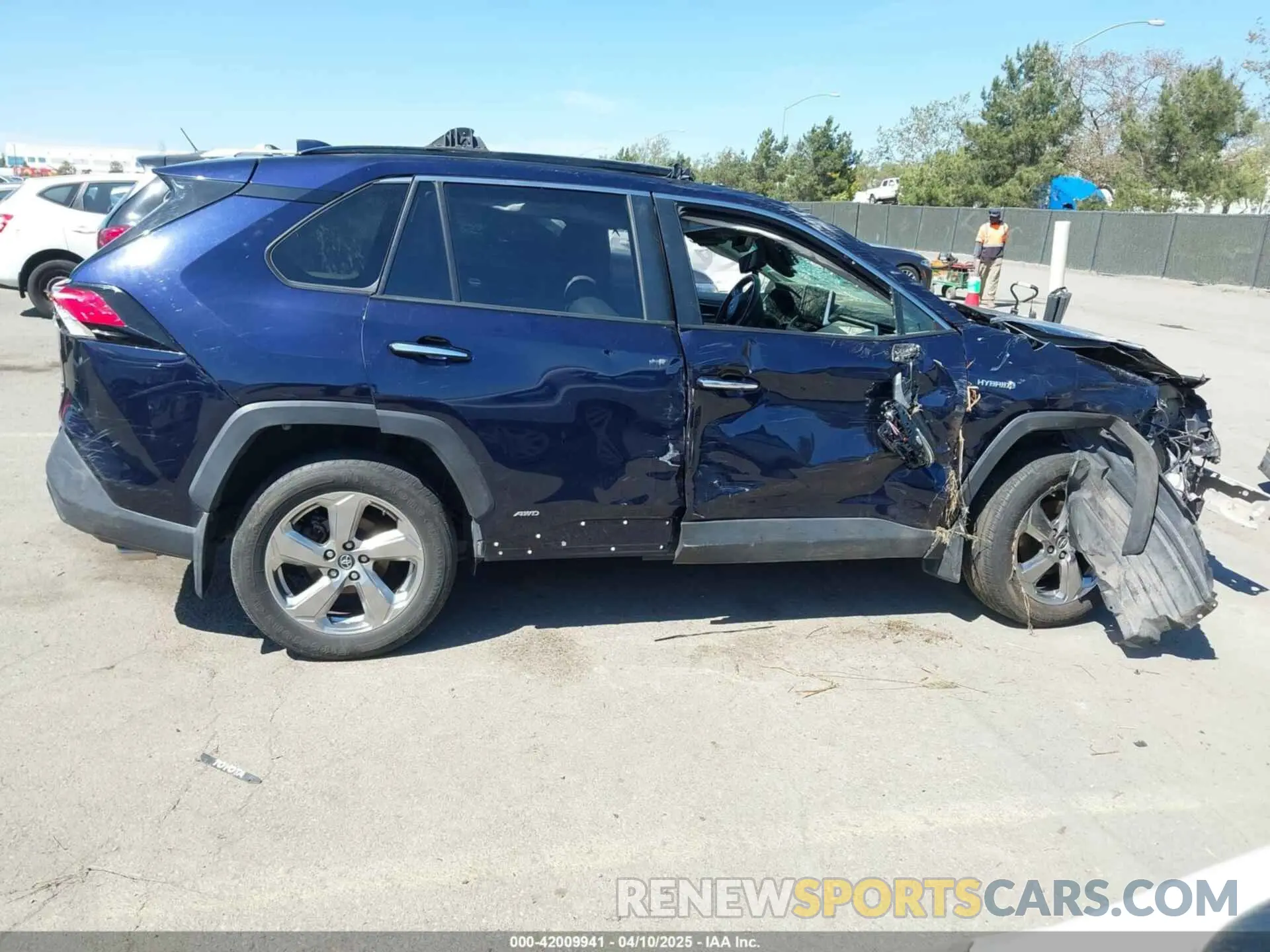 14 Photograph of a damaged car JTMDWRFV1KD014038 TOYOTA RAV4 HYBRID 2019