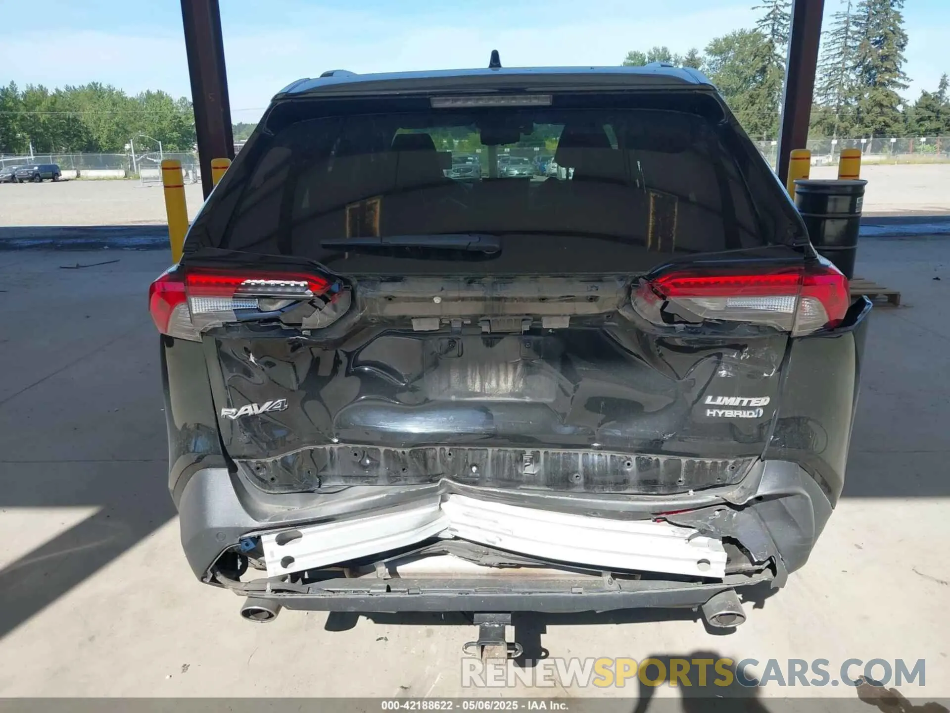 17 Photograph of a damaged car JTMDWRFV6KD510341 TOYOTA RAV4 HYBRID 2019