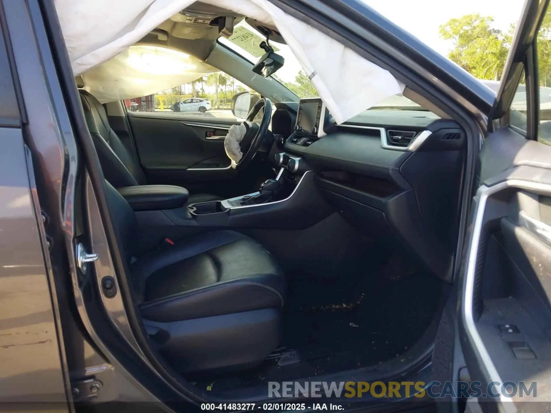 5 Photograph of a damaged car JTMDWRFV9KD503092 TOYOTA RAV4 HYBRID 2019