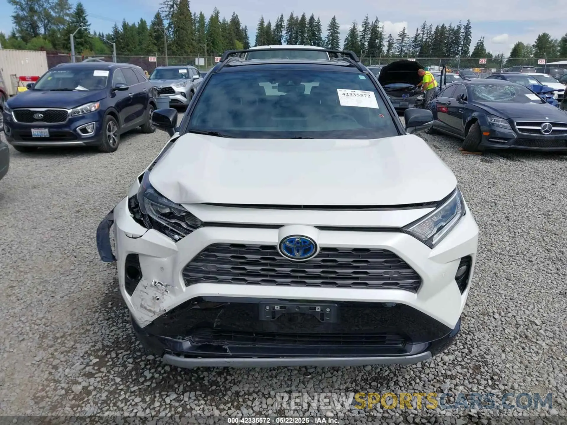 12 Photograph of a damaged car JTMEWRFV0KJ026624 TOYOTA RAV4 HYBRID 2019