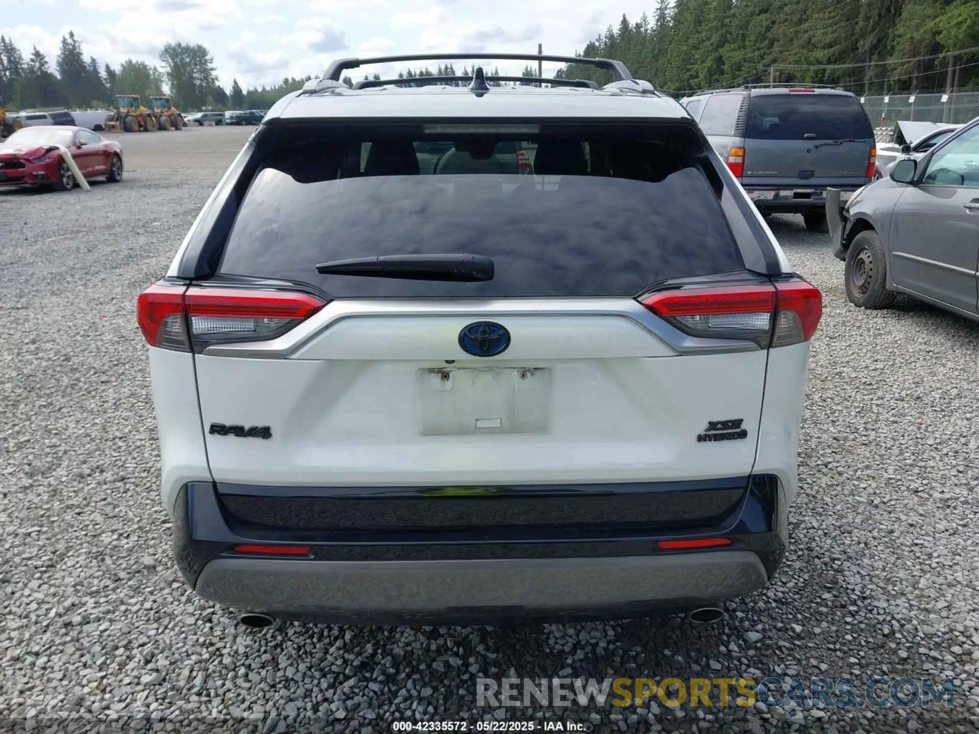 16 Photograph of a damaged car JTMEWRFV0KJ026624 TOYOTA RAV4 HYBRID 2019