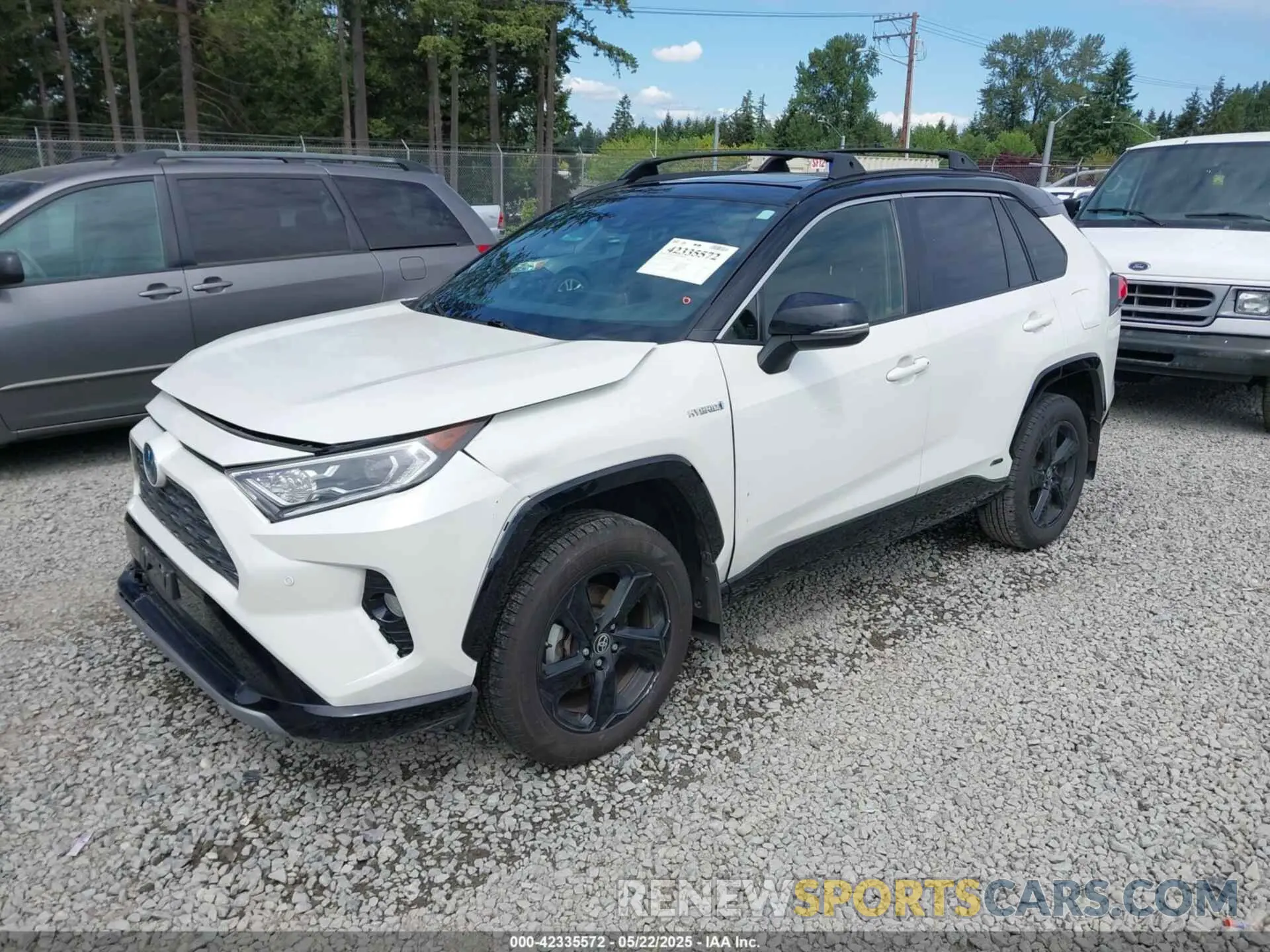 2 Photograph of a damaged car JTMEWRFV0KJ026624 TOYOTA RAV4 HYBRID 2019