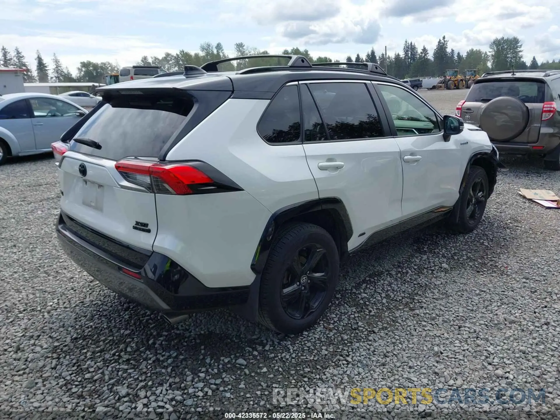 4 Photograph of a damaged car JTMEWRFV0KJ026624 TOYOTA RAV4 HYBRID 2019