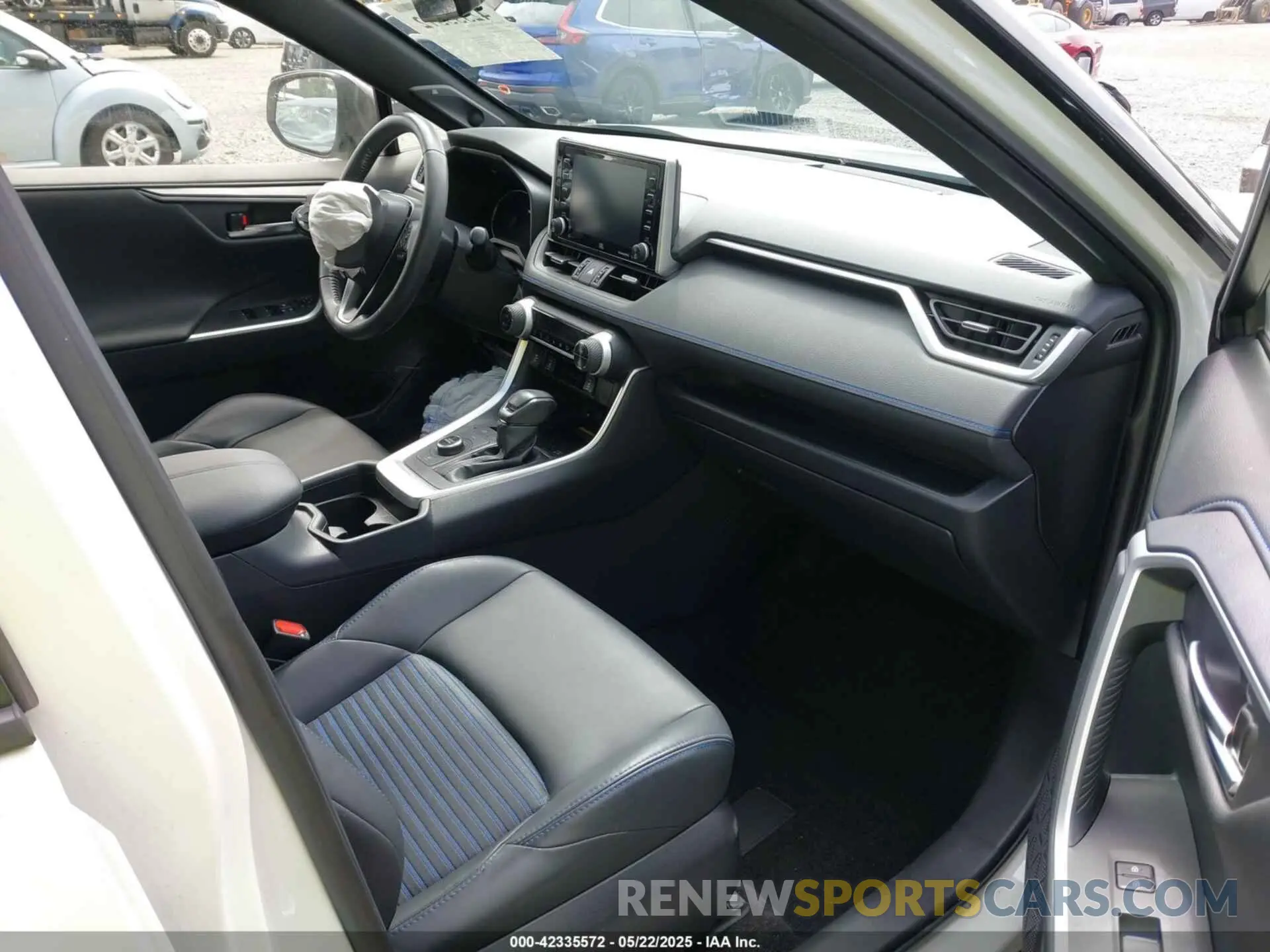 5 Photograph of a damaged car JTMEWRFV0KJ026624 TOYOTA RAV4 HYBRID 2019