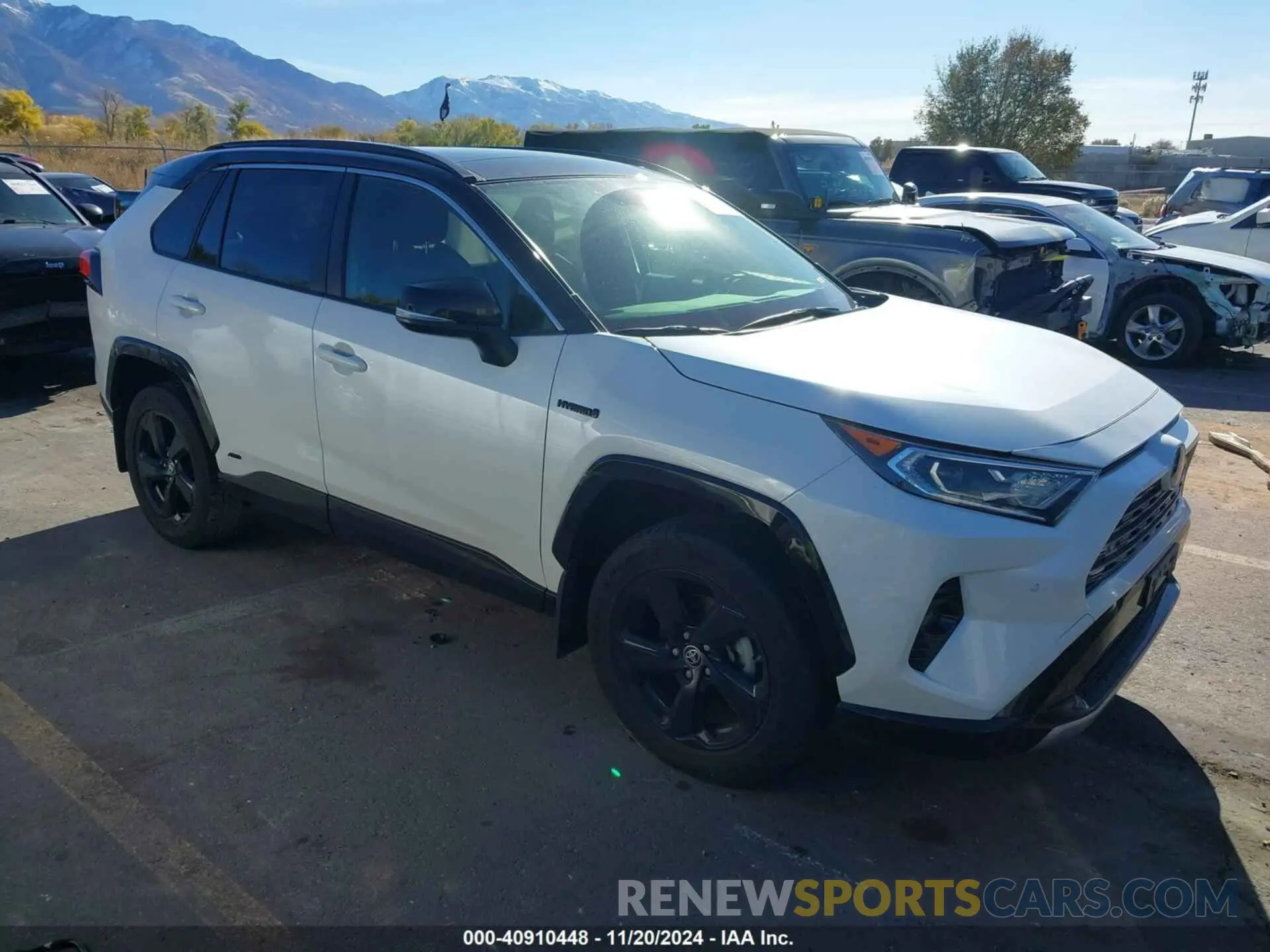 1 Photograph of a damaged car JTMEWRFV2KD524970 TOYOTA RAV4 HYBRID 2019