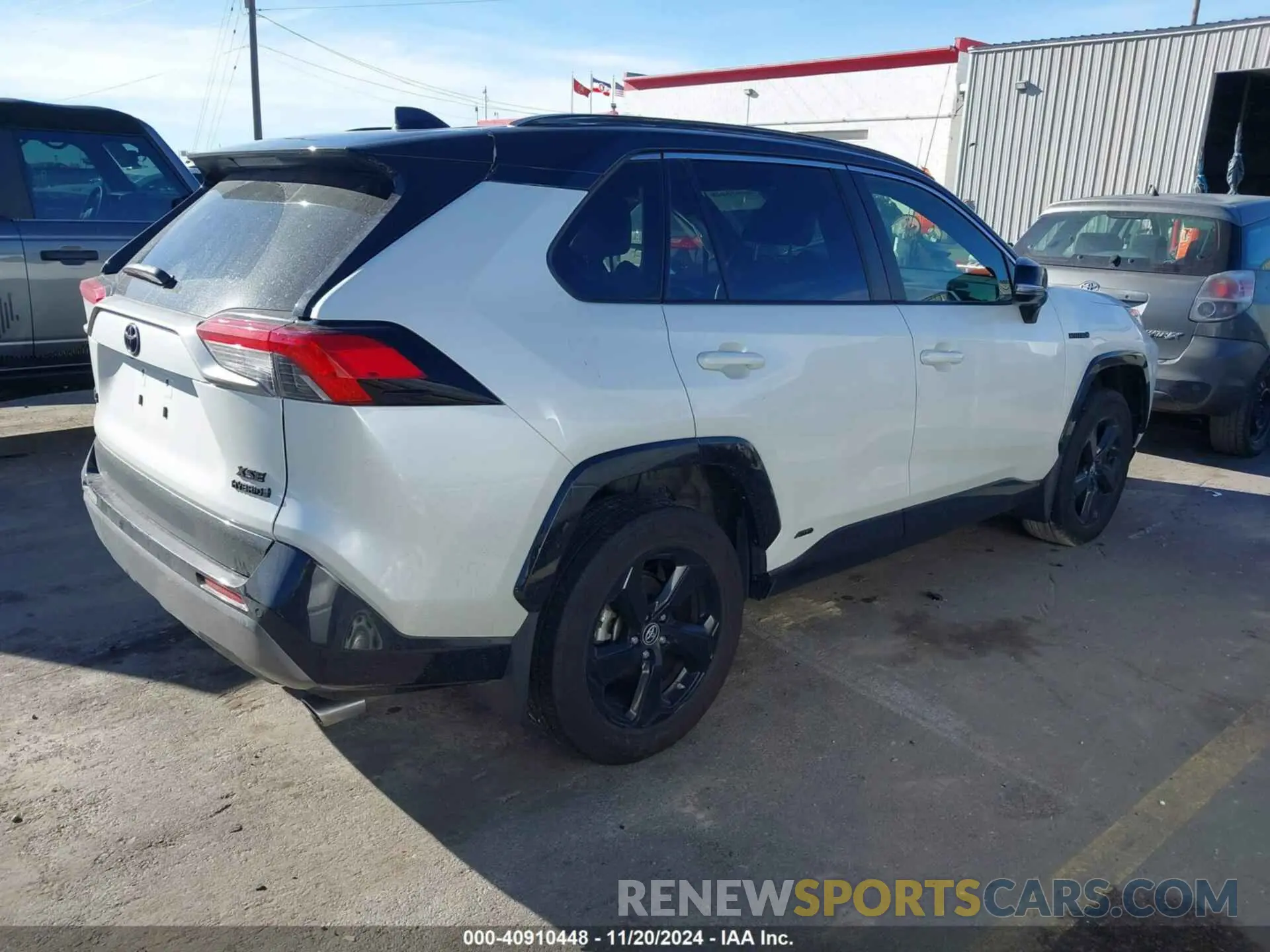 4 Photograph of a damaged car JTMEWRFV2KD524970 TOYOTA RAV4 HYBRID 2019