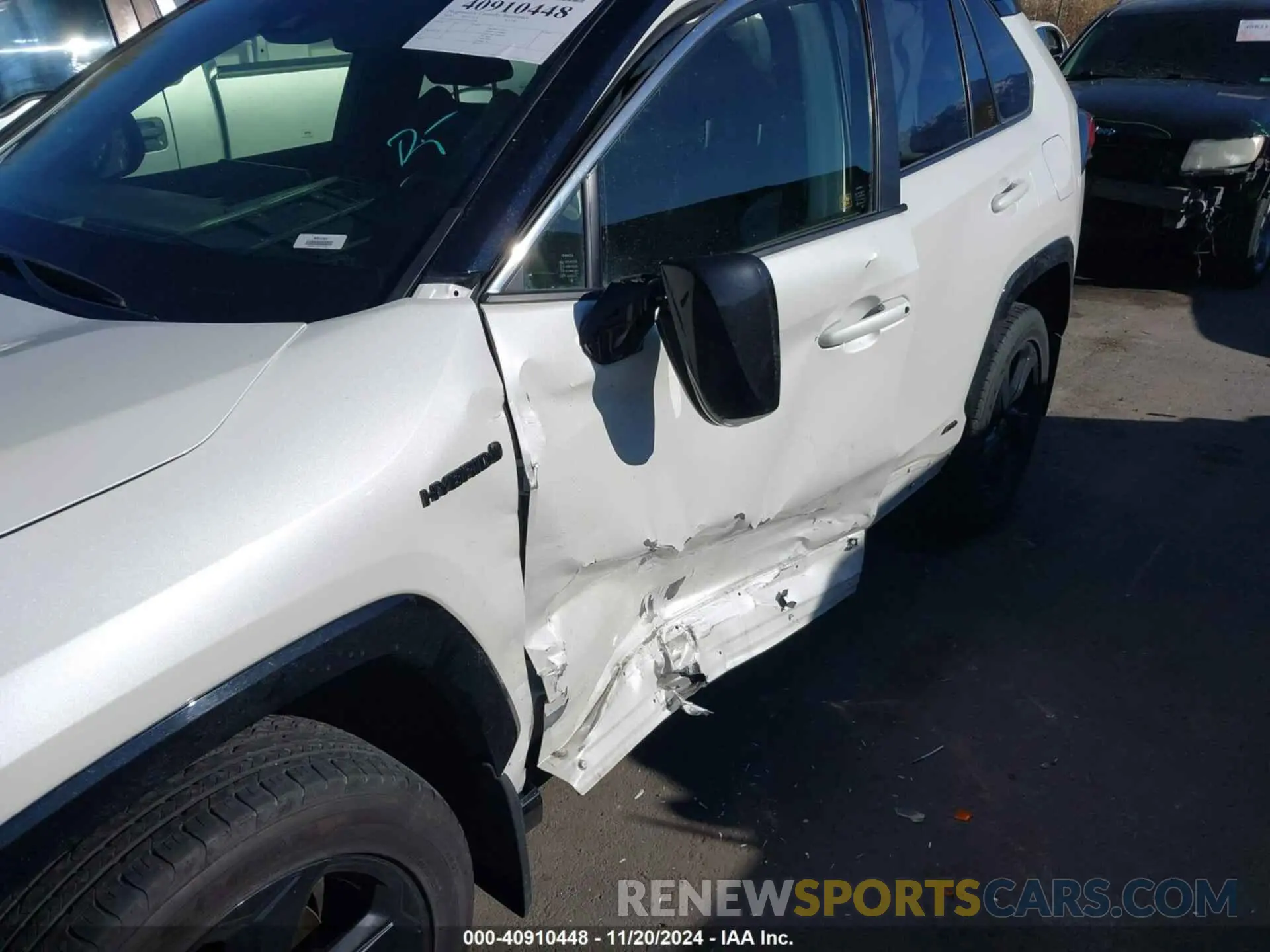 6 Photograph of a damaged car JTMEWRFV2KD524970 TOYOTA RAV4 HYBRID 2019