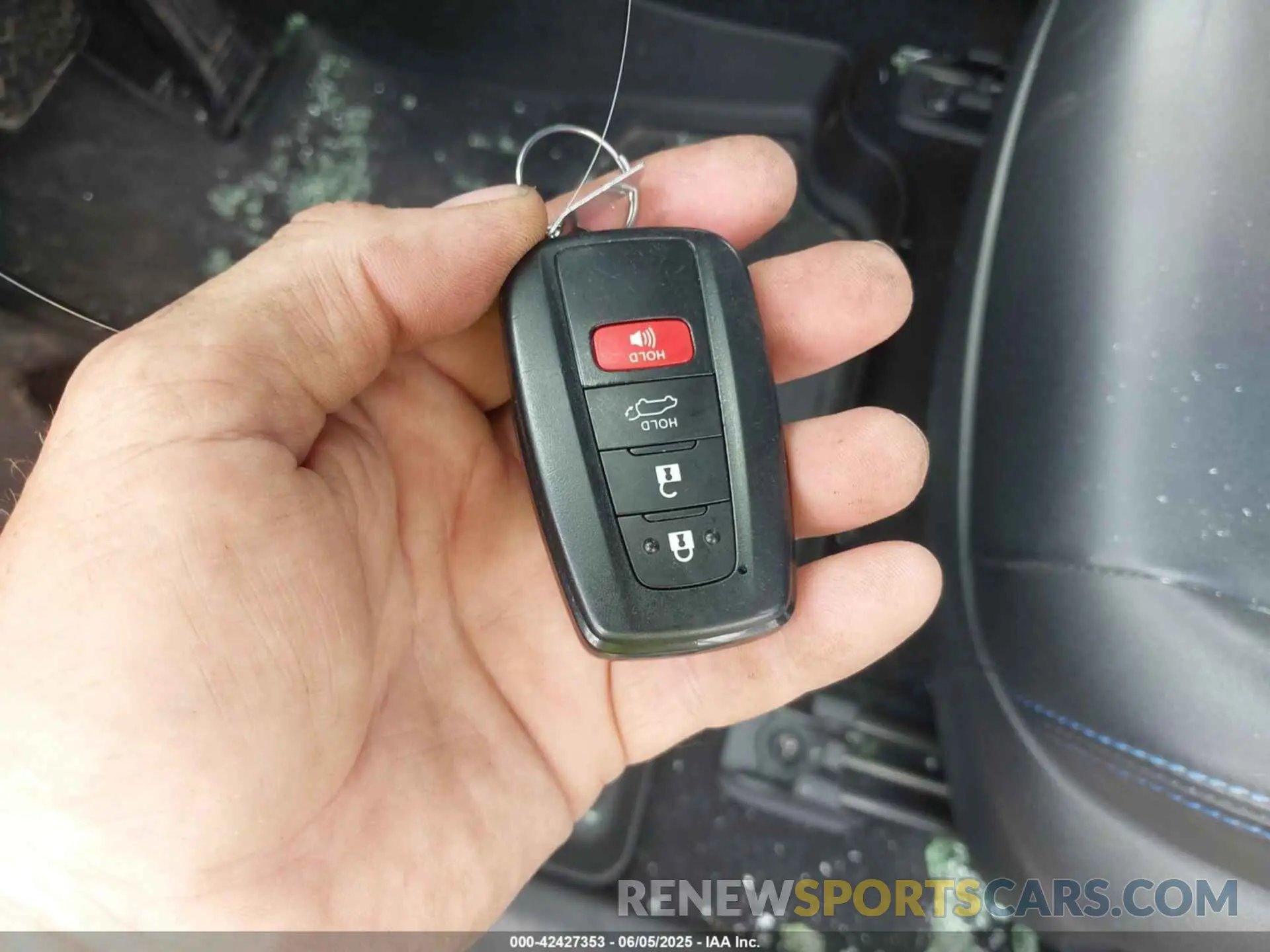 11 Photograph of a damaged car JTMEWRFV3KJ022177 TOYOTA RAV4 HYBRID 2019