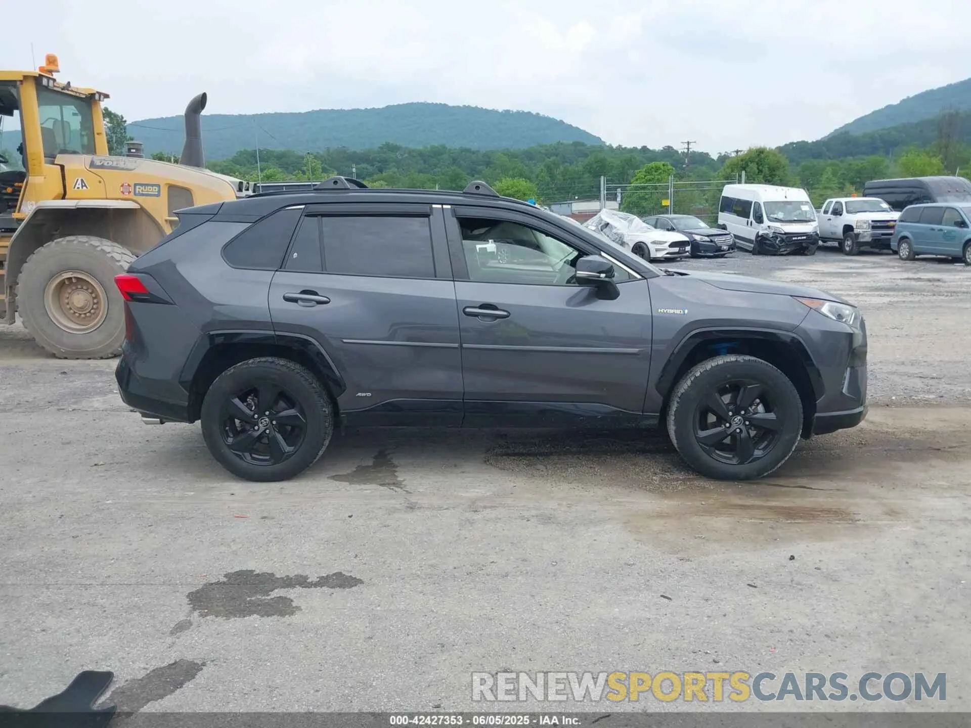 13 Photograph of a damaged car JTMEWRFV3KJ022177 TOYOTA RAV4 HYBRID 2019