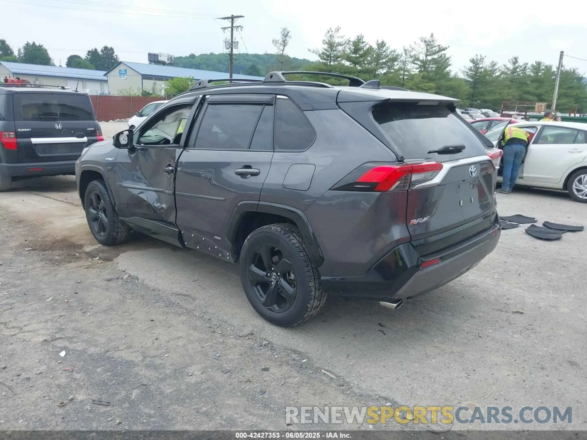 3 Photograph of a damaged car JTMEWRFV3KJ022177 TOYOTA RAV4 HYBRID 2019