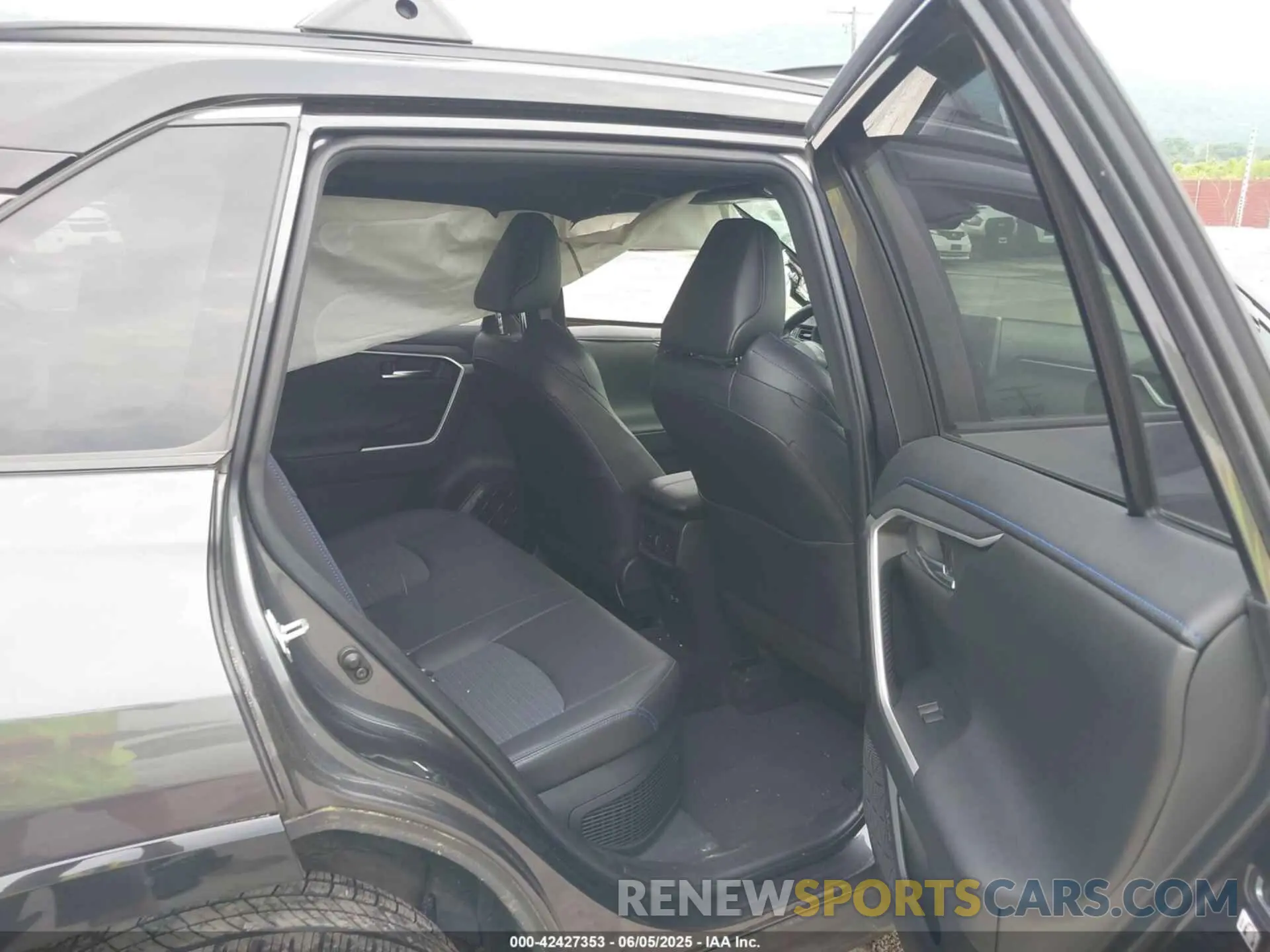 8 Photograph of a damaged car JTMEWRFV3KJ022177 TOYOTA RAV4 HYBRID 2019