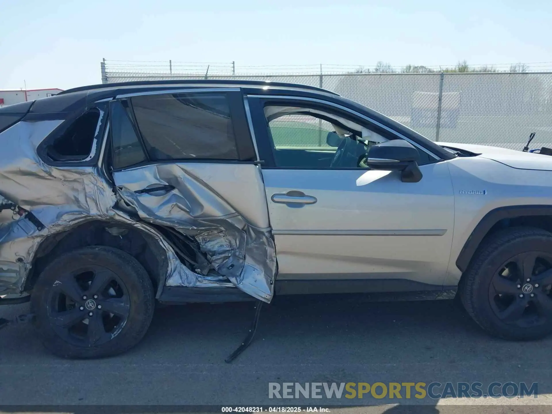 13 Photograph of a damaged car JTMEWRFV4KJ019580 TOYOTA RAV4 HYBRID 2019