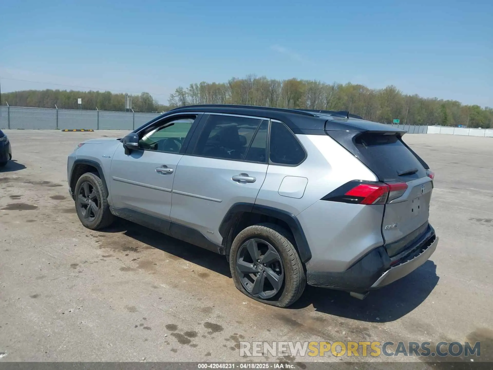 3 Photograph of a damaged car JTMEWRFV4KJ019580 TOYOTA RAV4 HYBRID 2019
