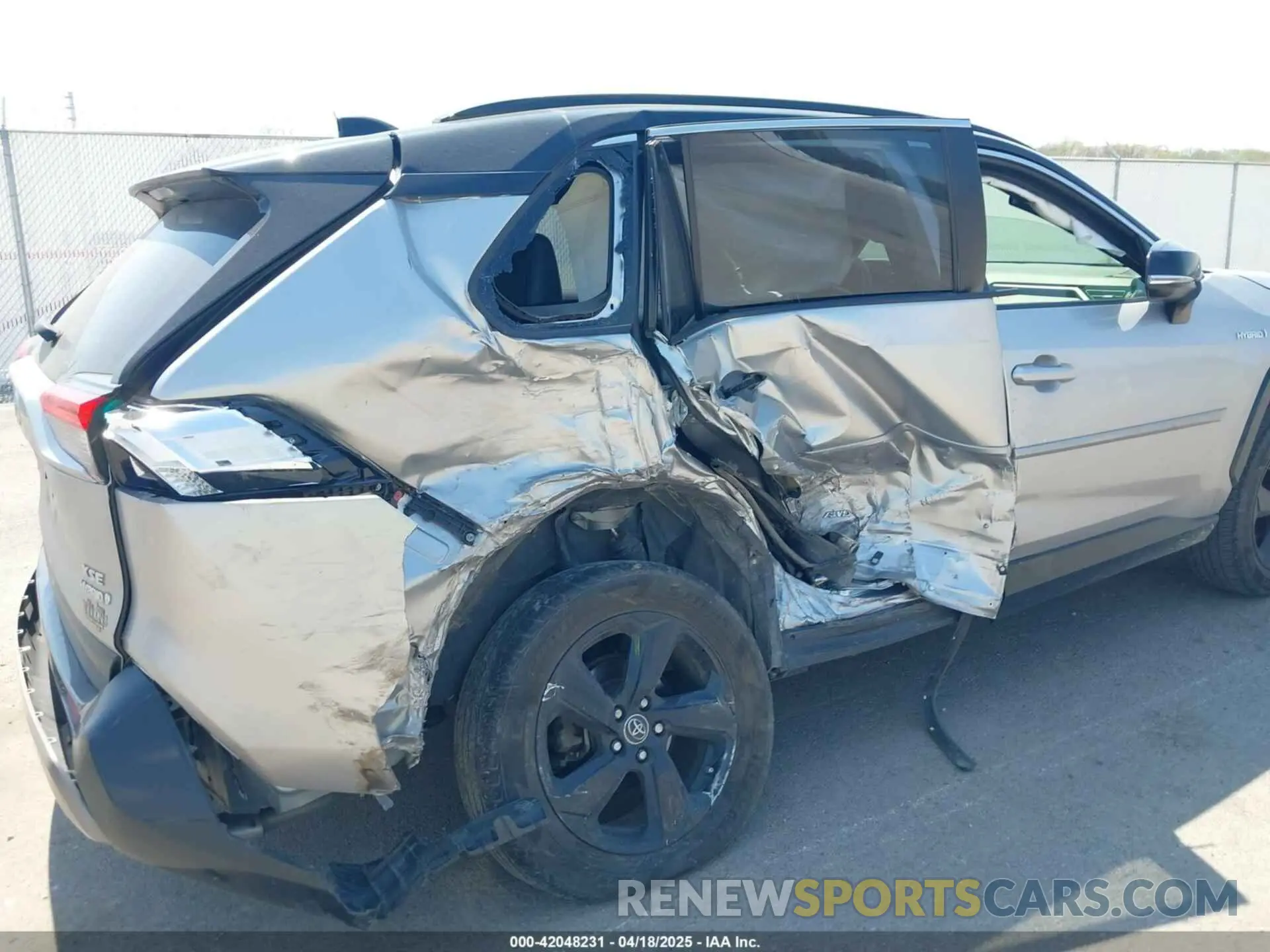 6 Photograph of a damaged car JTMEWRFV4KJ019580 TOYOTA RAV4 HYBRID 2019