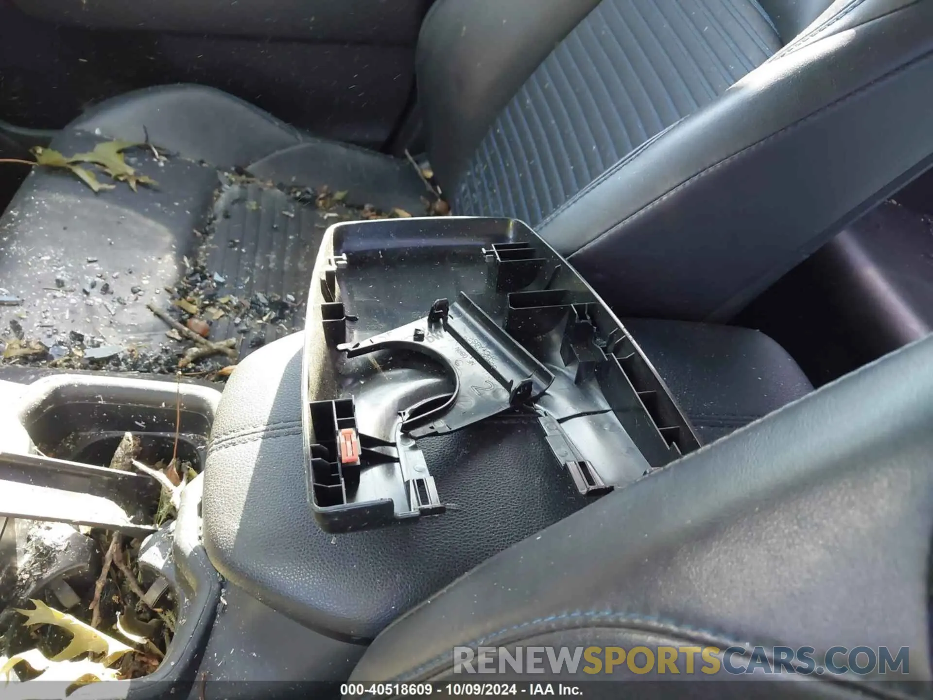 12 Photograph of a damaged car JTMEWRFV5KD511548 TOYOTA RAV4 HYBRID 2019