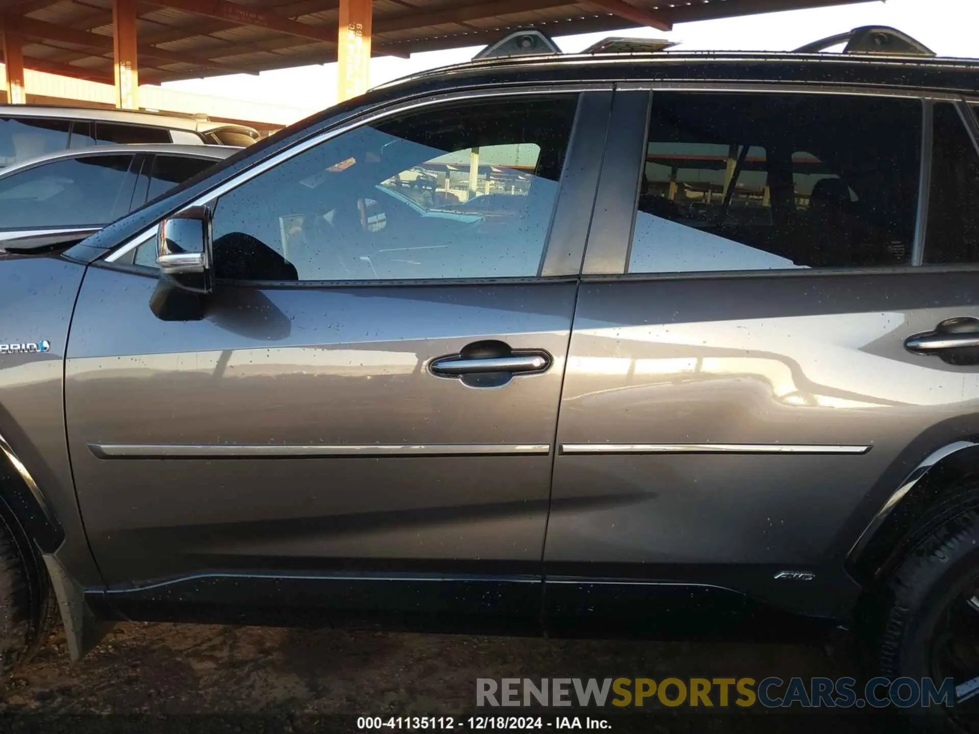 13 Photograph of a damaged car JTMEWRFV6KJ024361 TOYOTA RAV4 HYBRID 2019