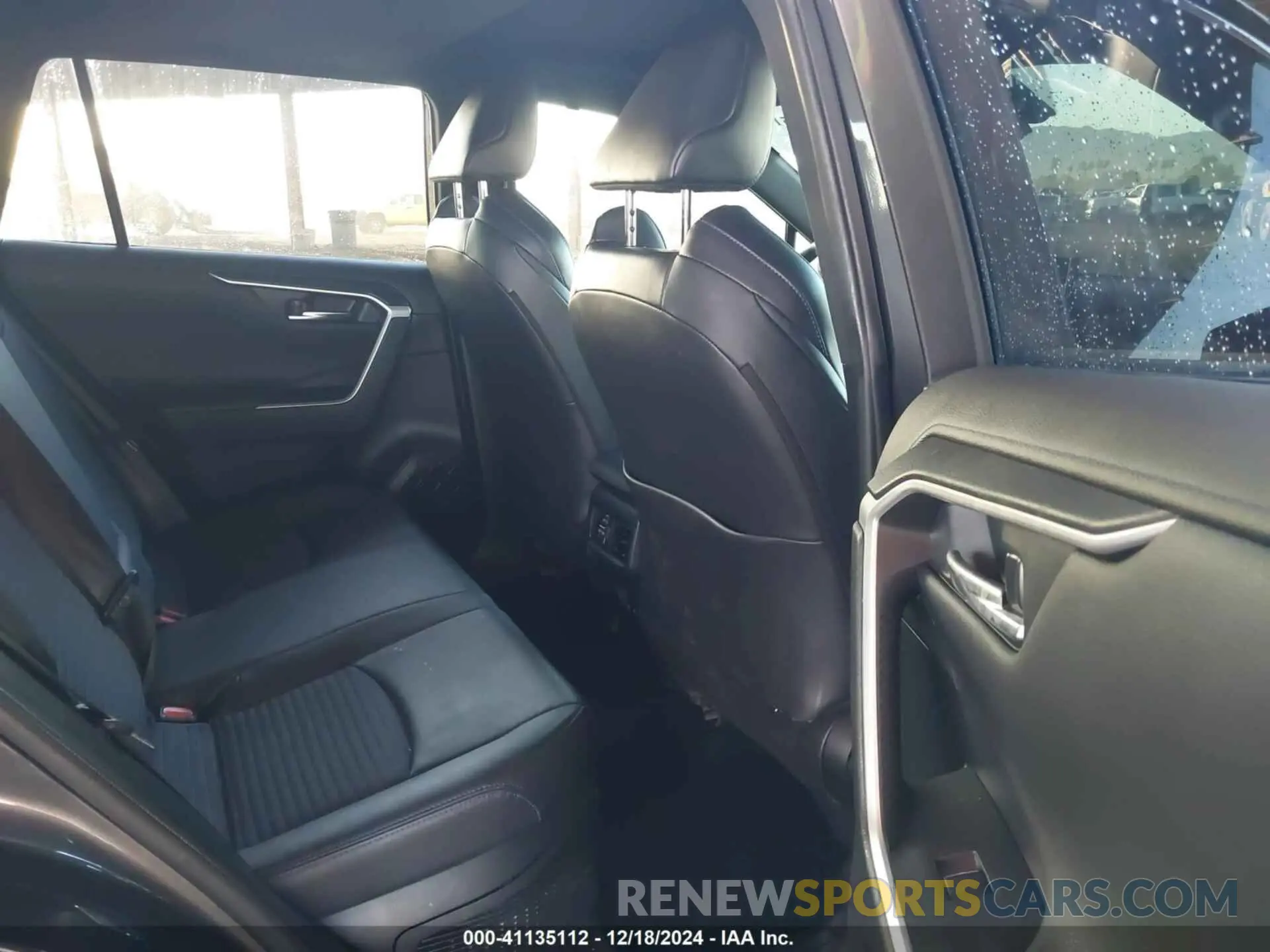 8 Photograph of a damaged car JTMEWRFV6KJ024361 TOYOTA RAV4 HYBRID 2019