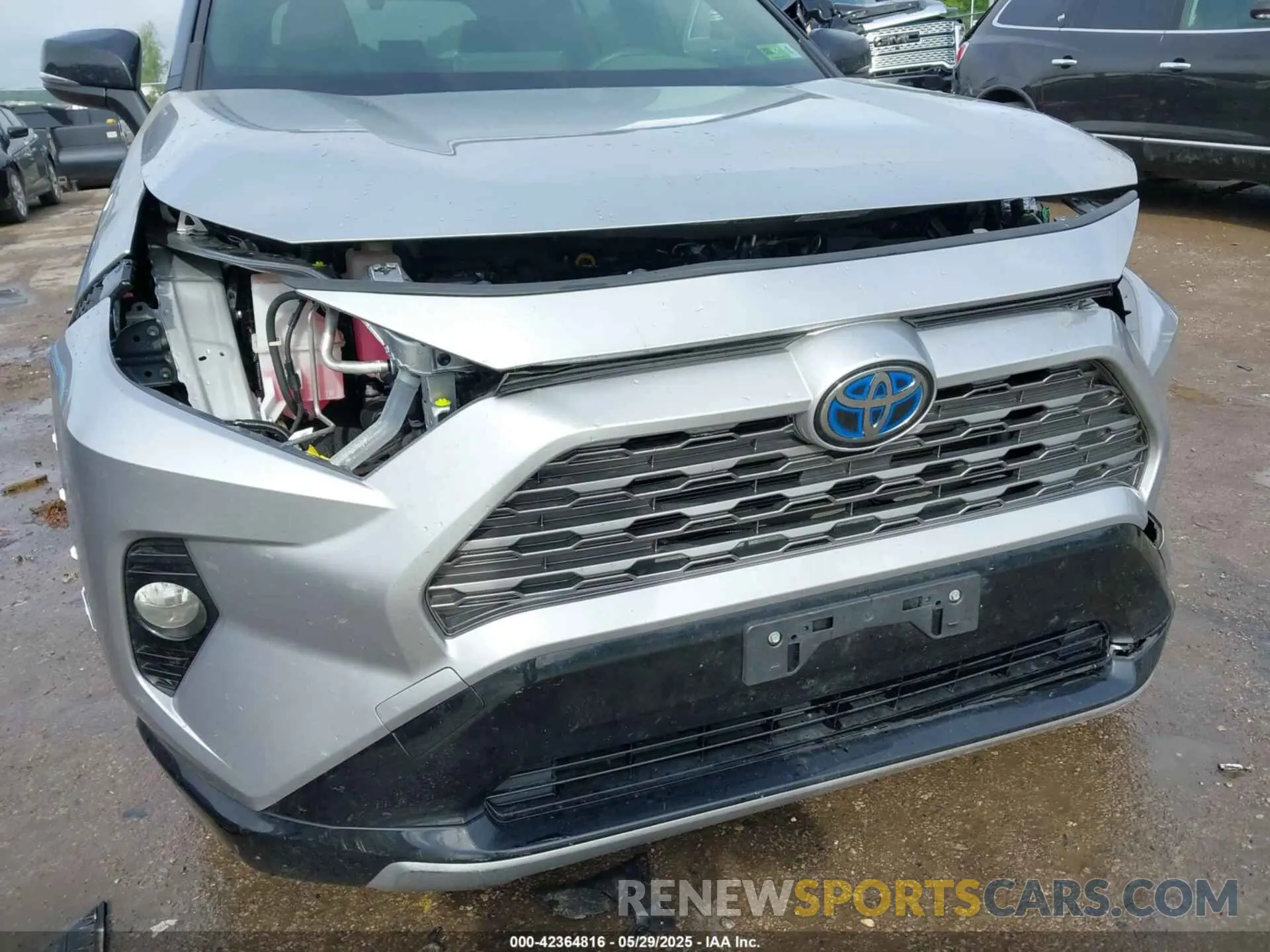 18 Photograph of a damaged car JTMEWRFV7KJ021873 TOYOTA RAV4 HYBRID 2019