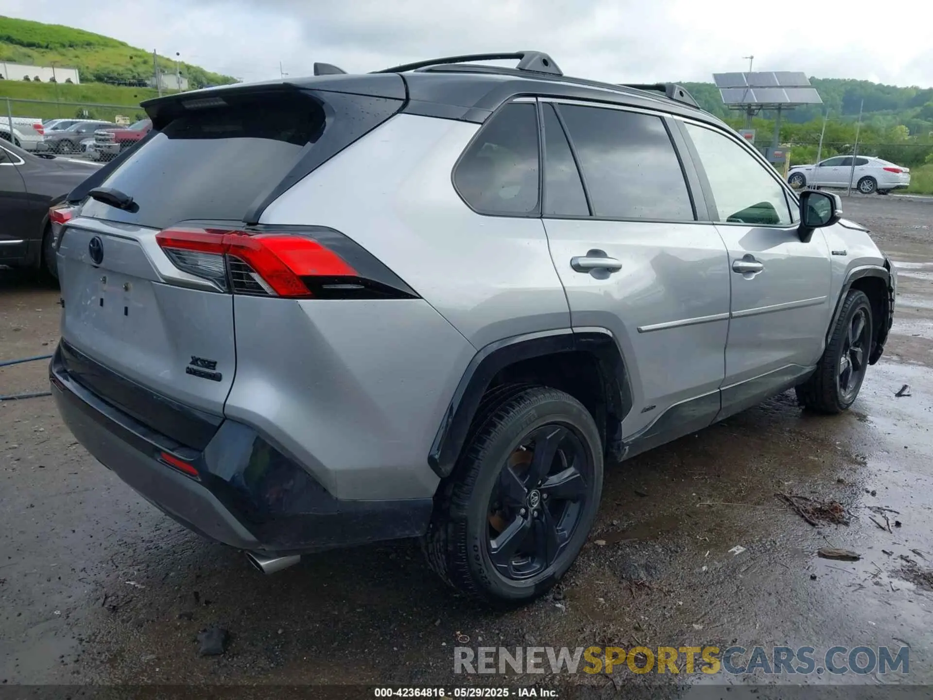 4 Photograph of a damaged car JTMEWRFV7KJ021873 TOYOTA RAV4 HYBRID 2019
