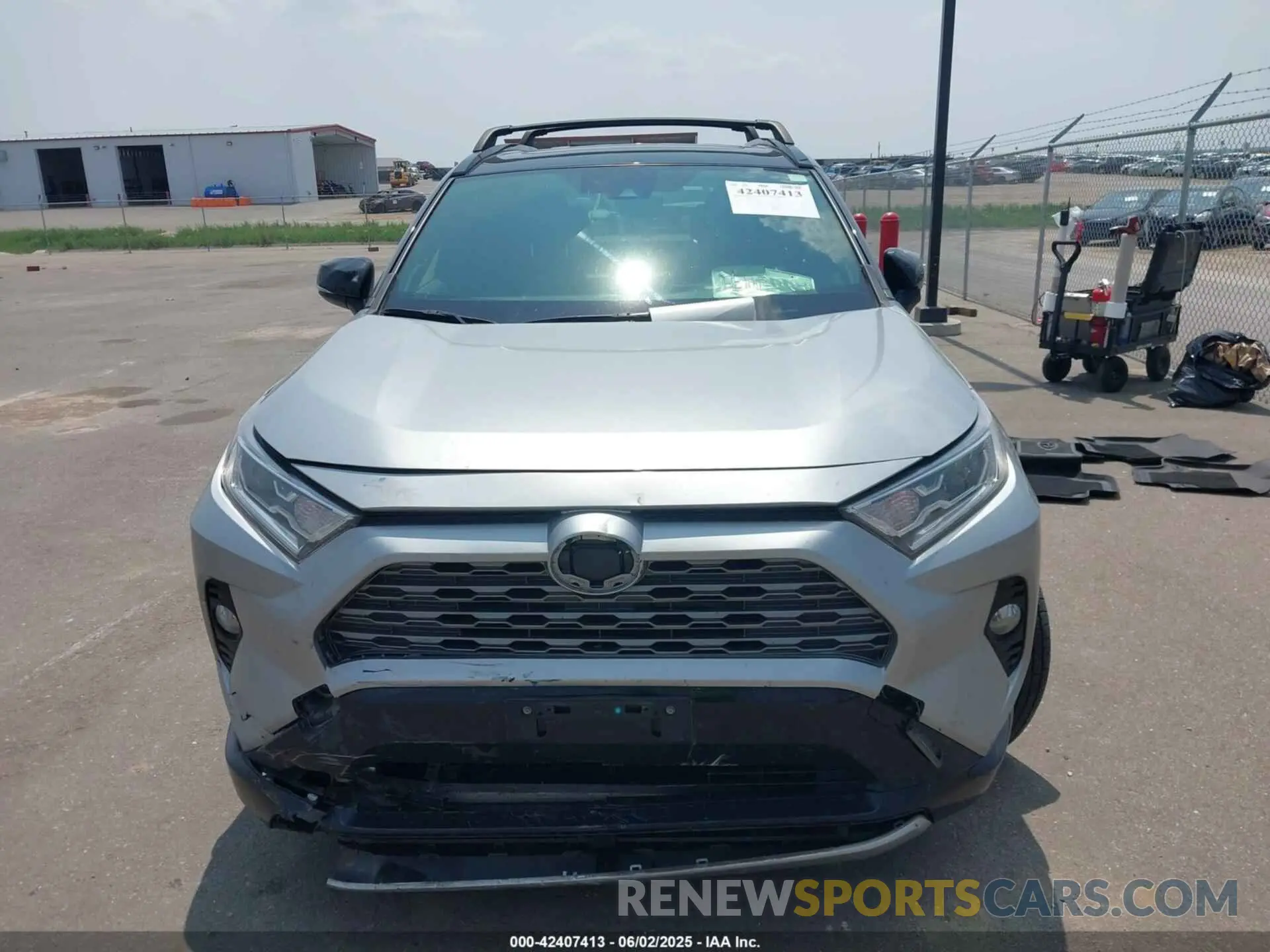 12 Photograph of a damaged car JTMEWRFV8KJ016570 TOYOTA RAV4 HYBRID 2019
