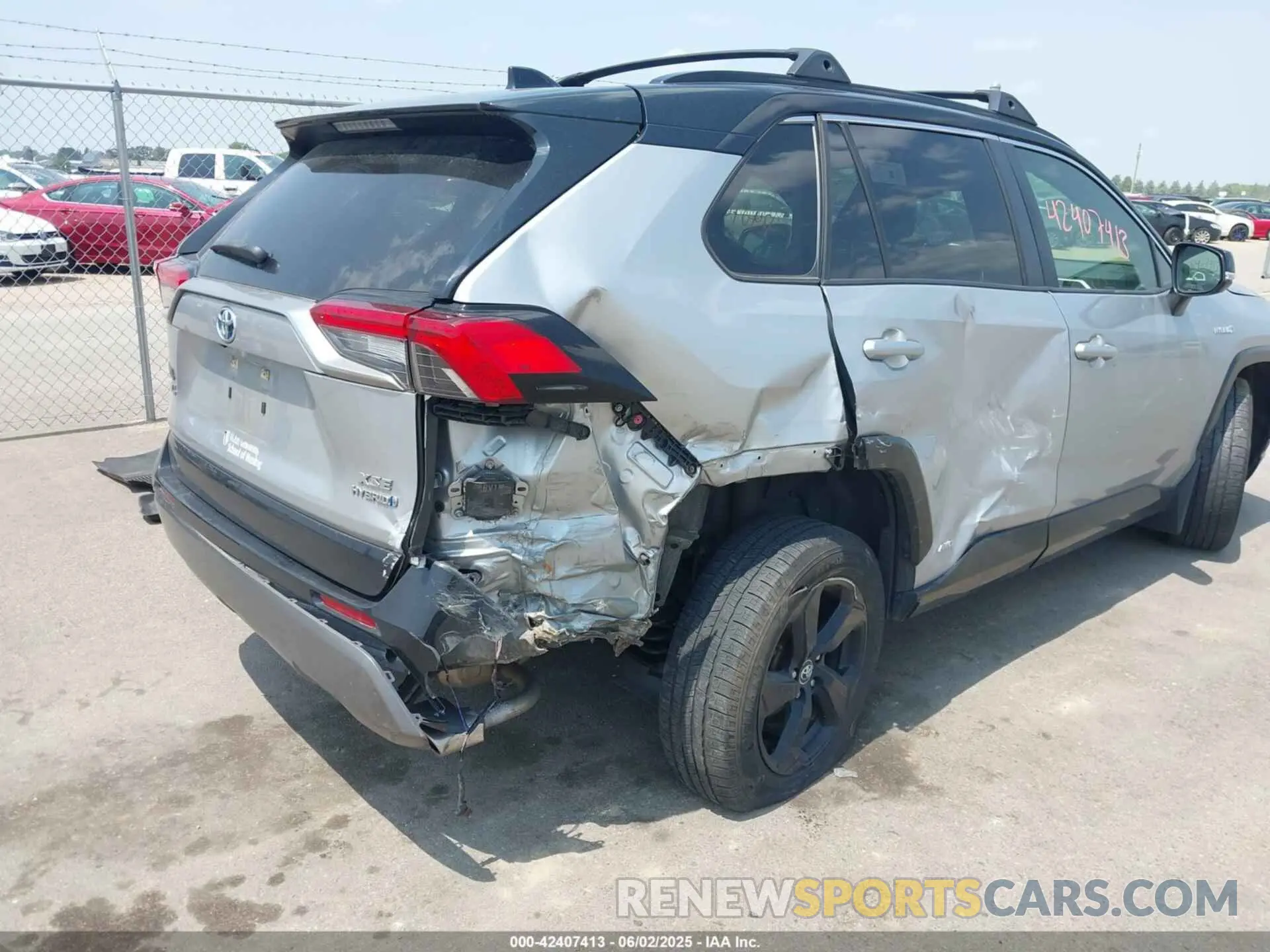 6 Photograph of a damaged car JTMEWRFV8KJ016570 TOYOTA RAV4 HYBRID 2019
