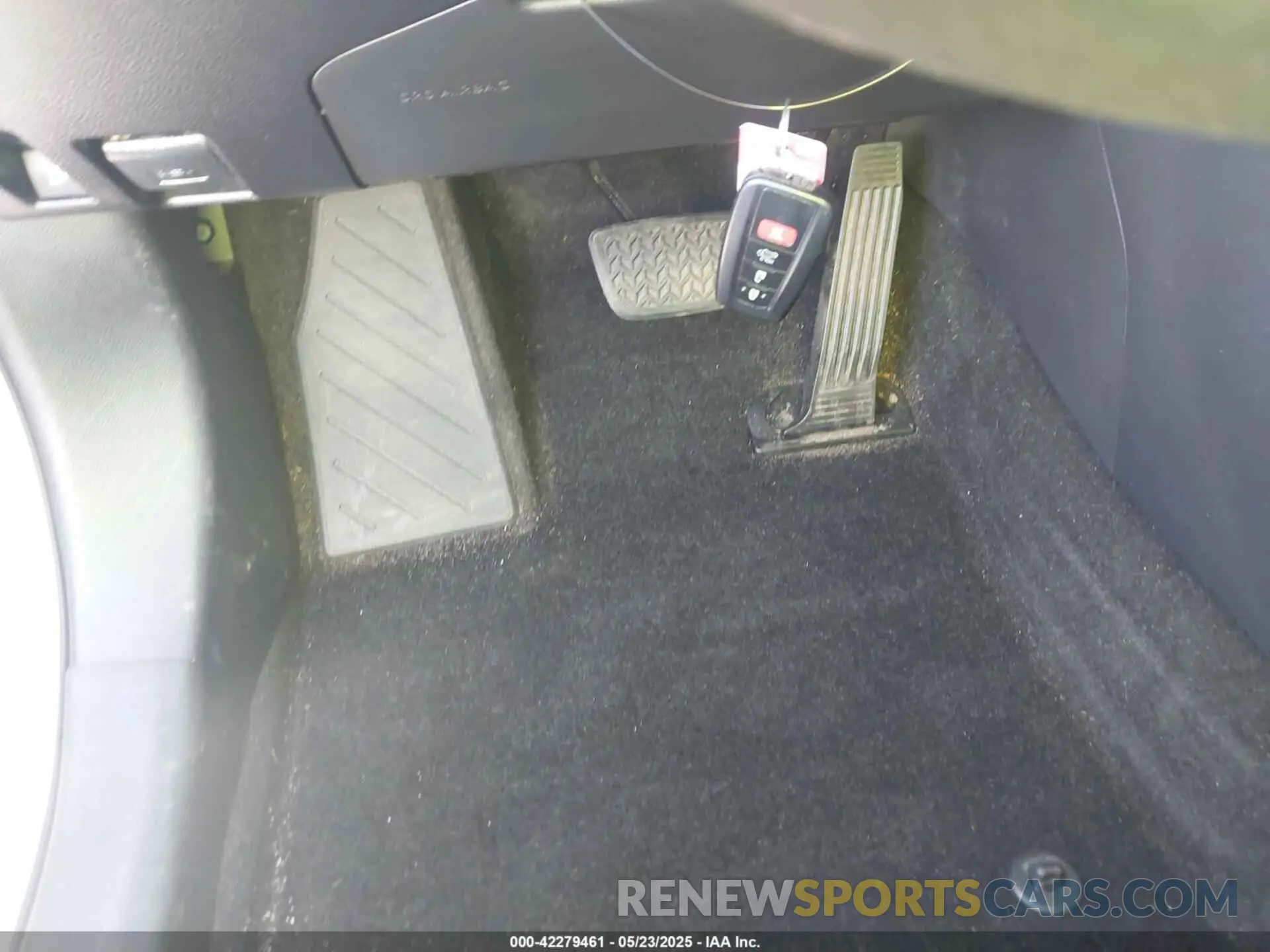 11 Photograph of a damaged car JTMEWRFV9KJ006324 TOYOTA RAV4 HYBRID 2019