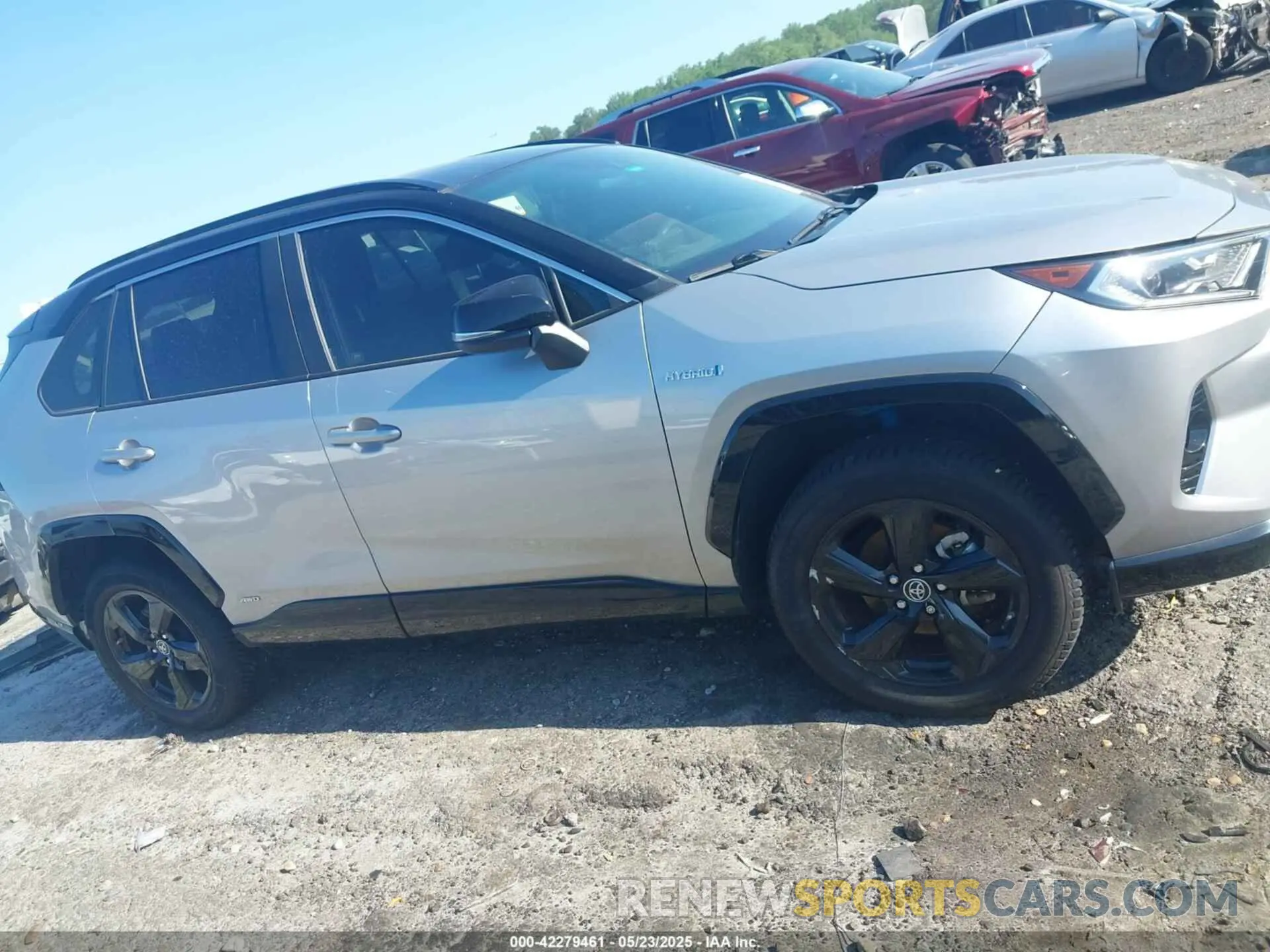 13 Photograph of a damaged car JTMEWRFV9KJ006324 TOYOTA RAV4 HYBRID 2019