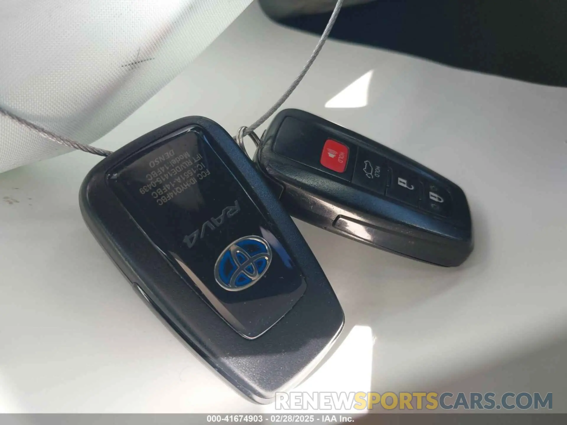 11 Photograph of a damaged car JTMEWRFVXKD513330 TOYOTA RAV4 HYBRID 2019
