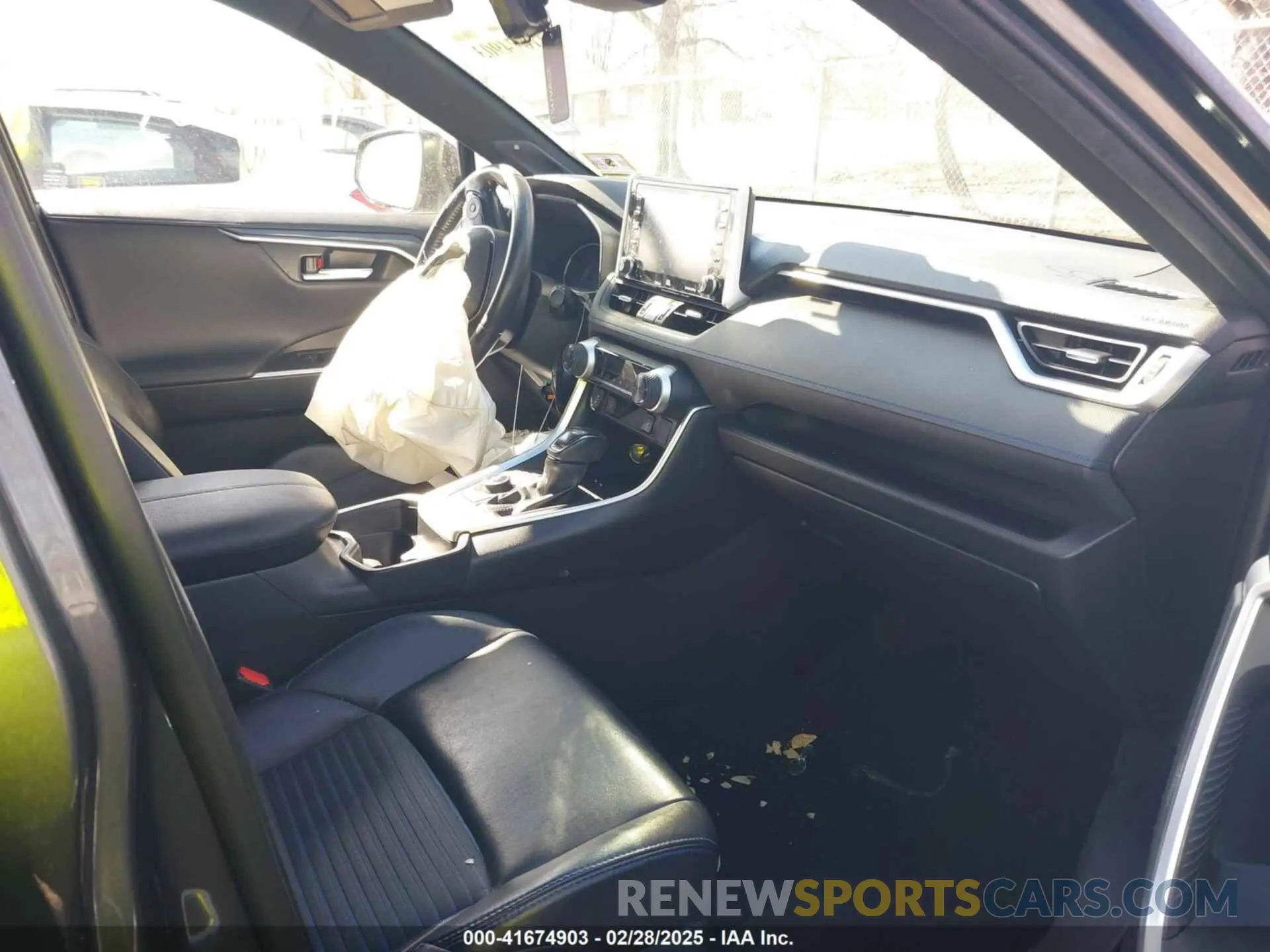 5 Photograph of a damaged car JTMEWRFVXKD513330 TOYOTA RAV4 HYBRID 2019