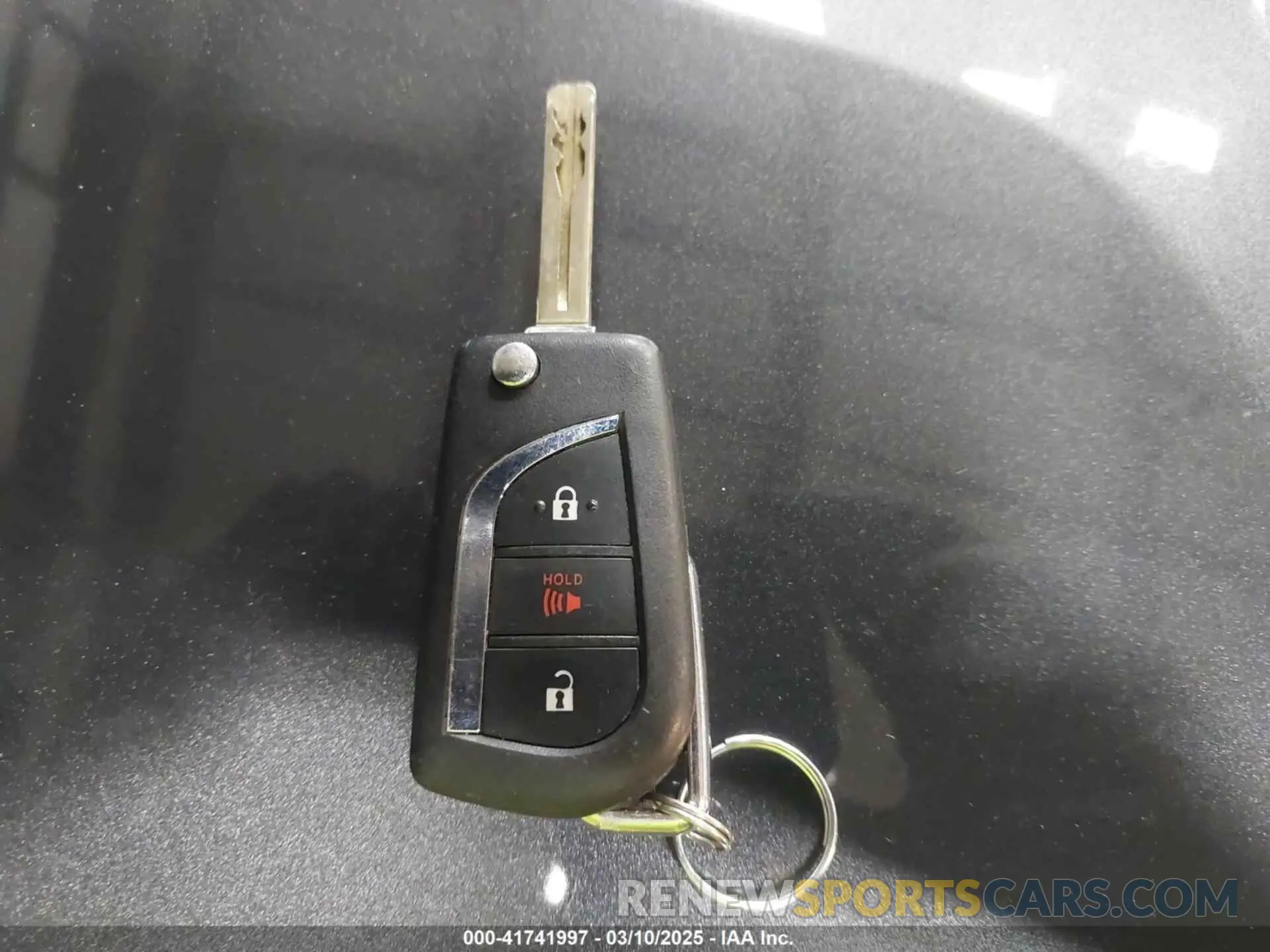11 Photograph of a damaged car JTMMWRFV1KD026481 TOYOTA RAV4 HYBRID 2019