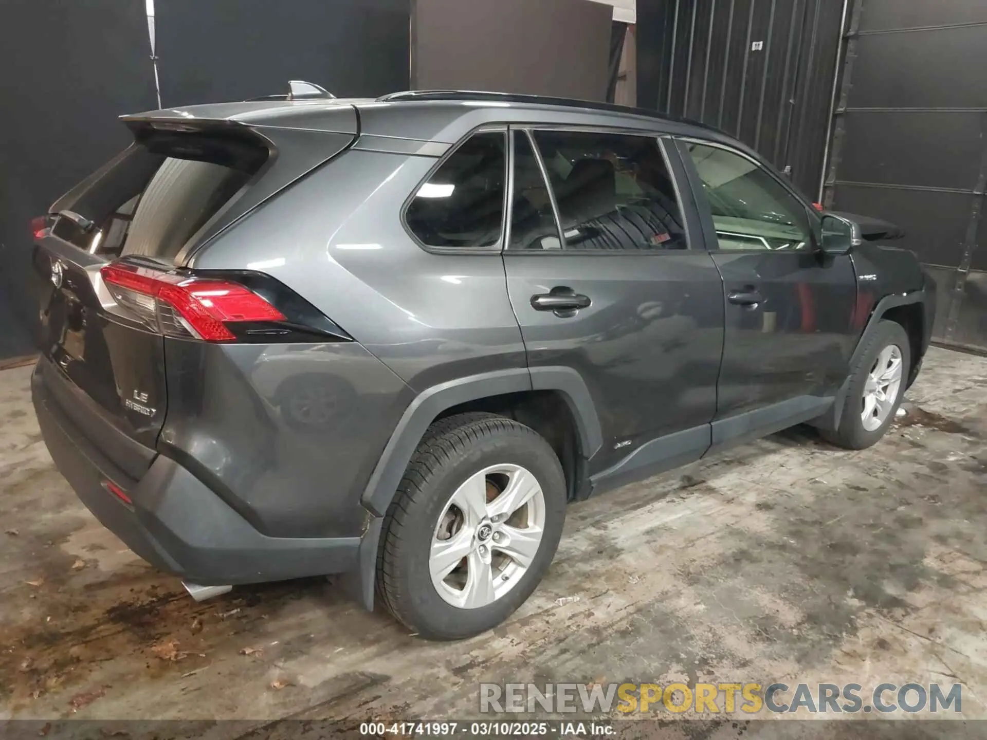 4 Photograph of a damaged car JTMMWRFV1KD026481 TOYOTA RAV4 HYBRID 2019