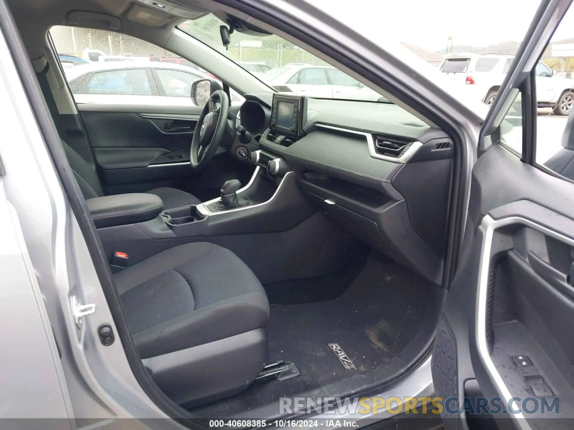5 Photograph of a damaged car JTMMWRFV5KD035085 TOYOTA RAV4 HYBRID 2019