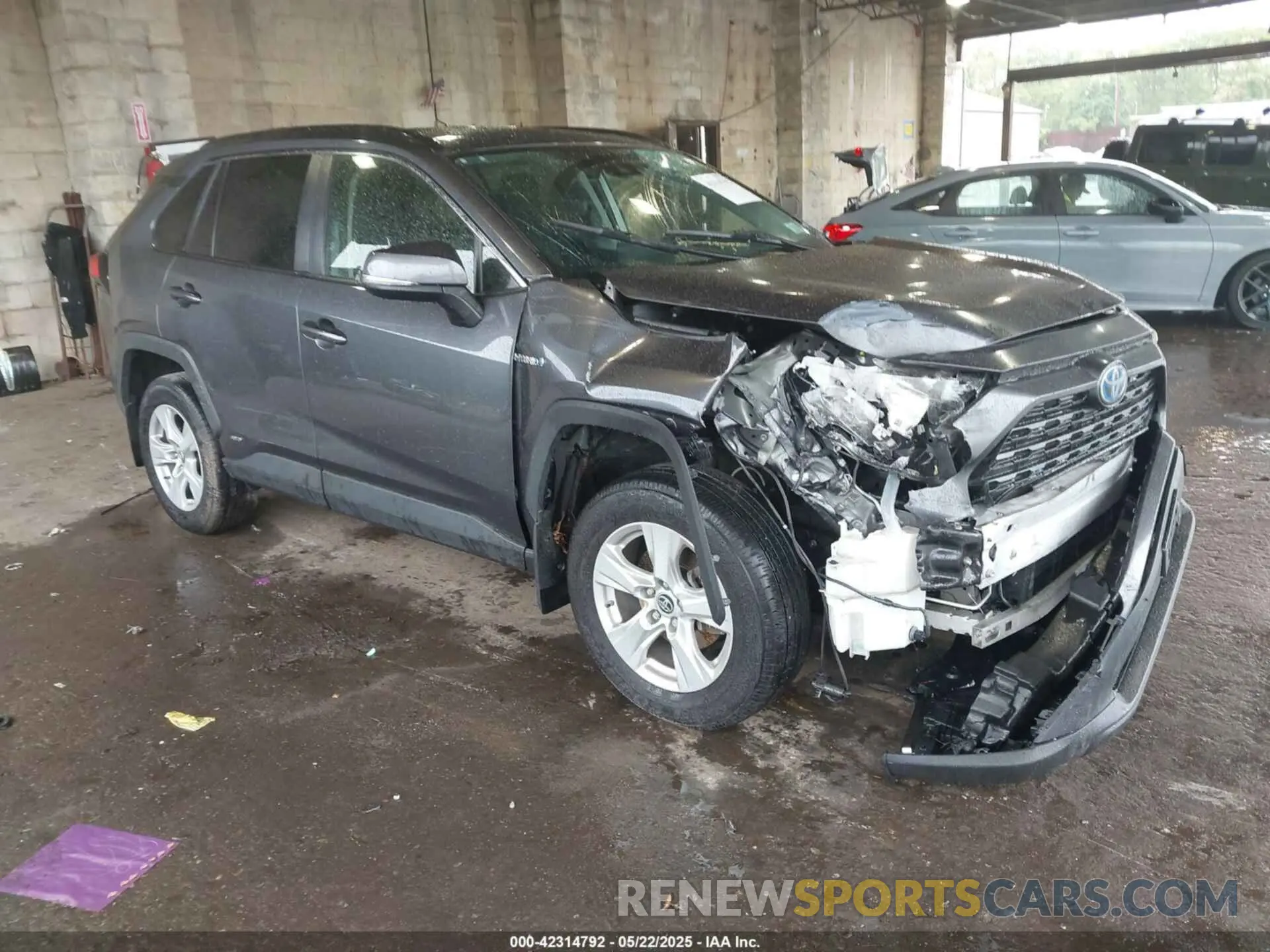 1 Photograph of a damaged car JTMMWRFV6KD020675 TOYOTA RAV4 HYBRID 2019