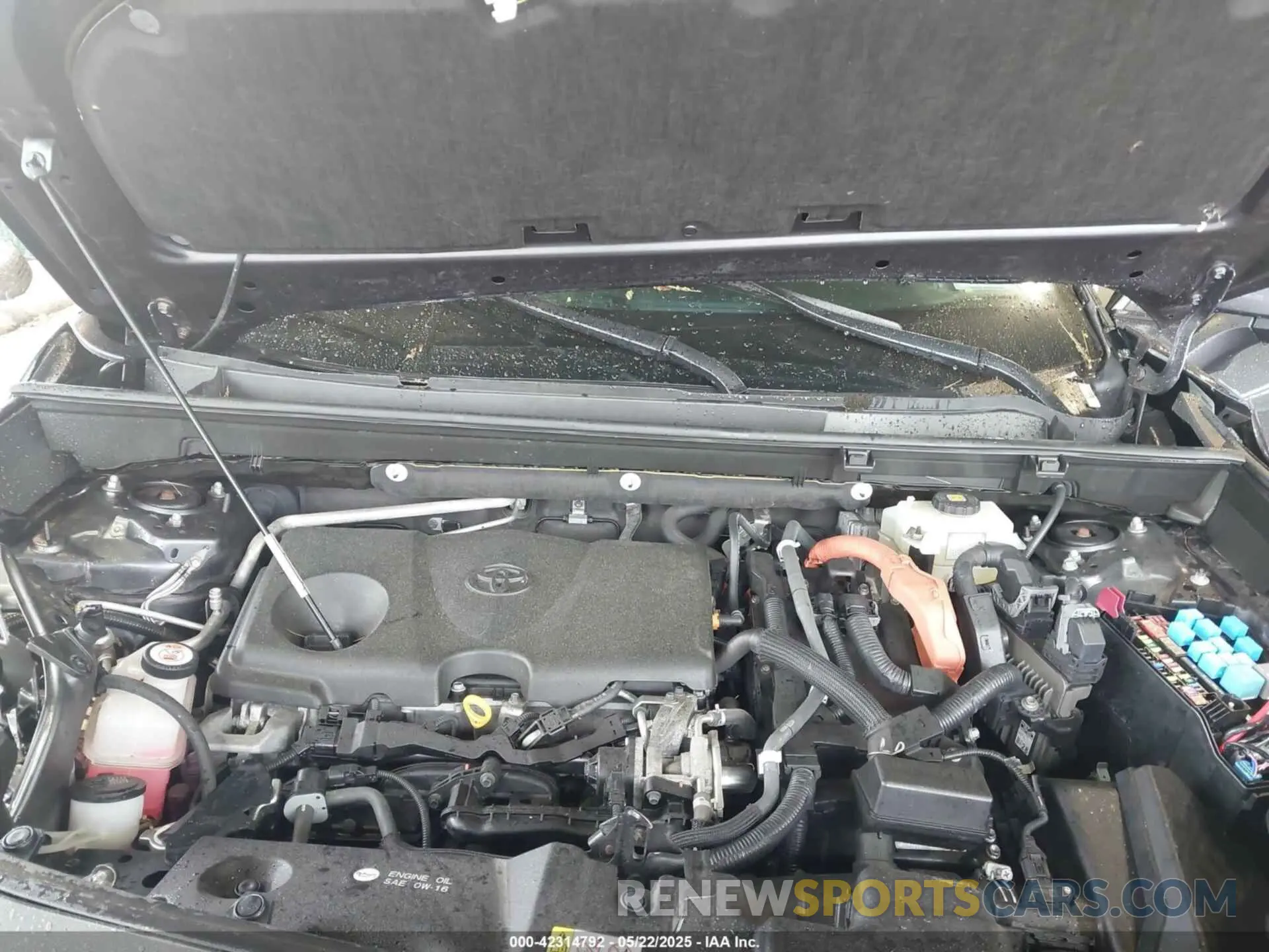 10 Photograph of a damaged car JTMMWRFV6KD020675 TOYOTA RAV4 HYBRID 2019