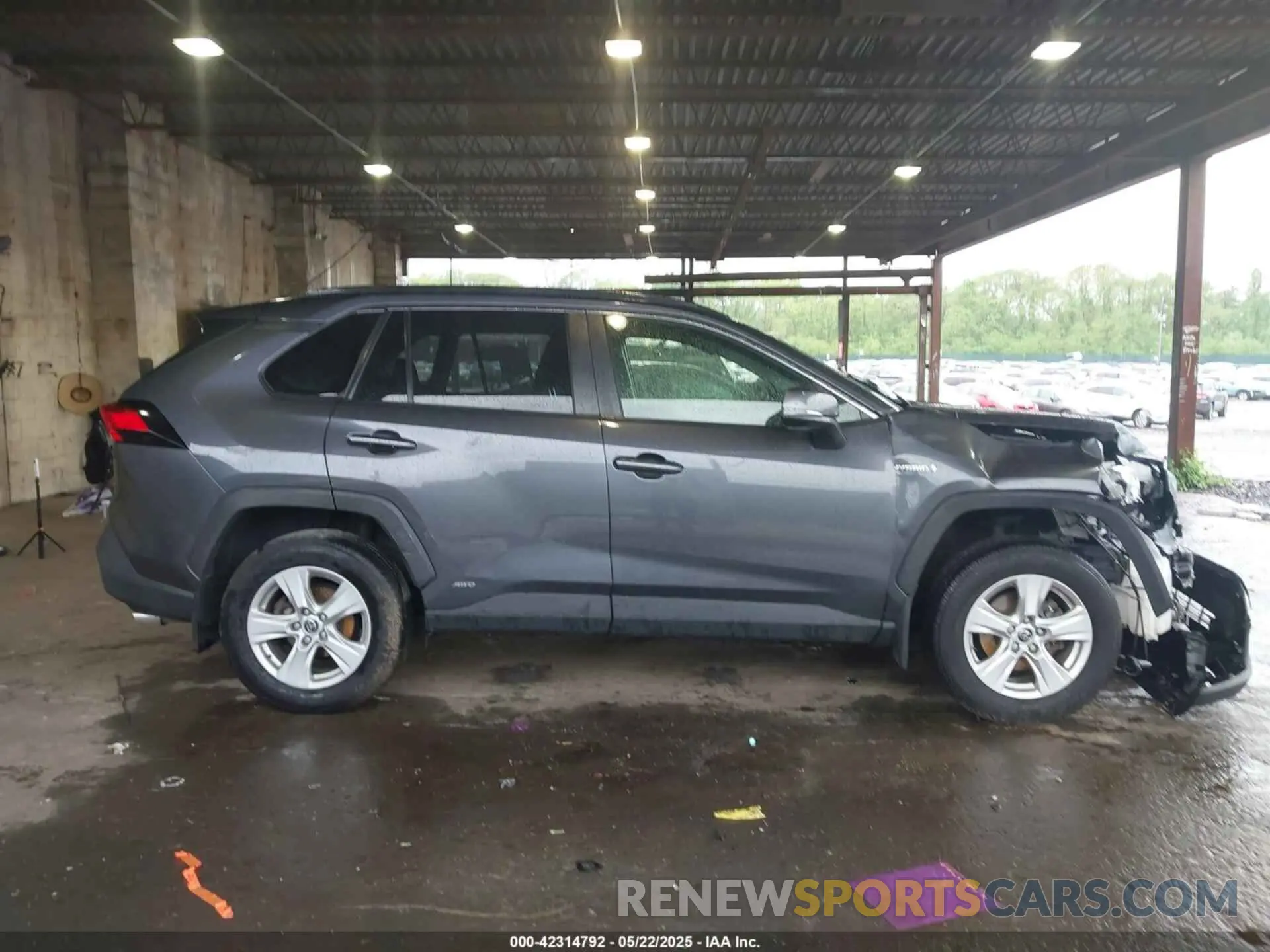 13 Photograph of a damaged car JTMMWRFV6KD020675 TOYOTA RAV4 HYBRID 2019