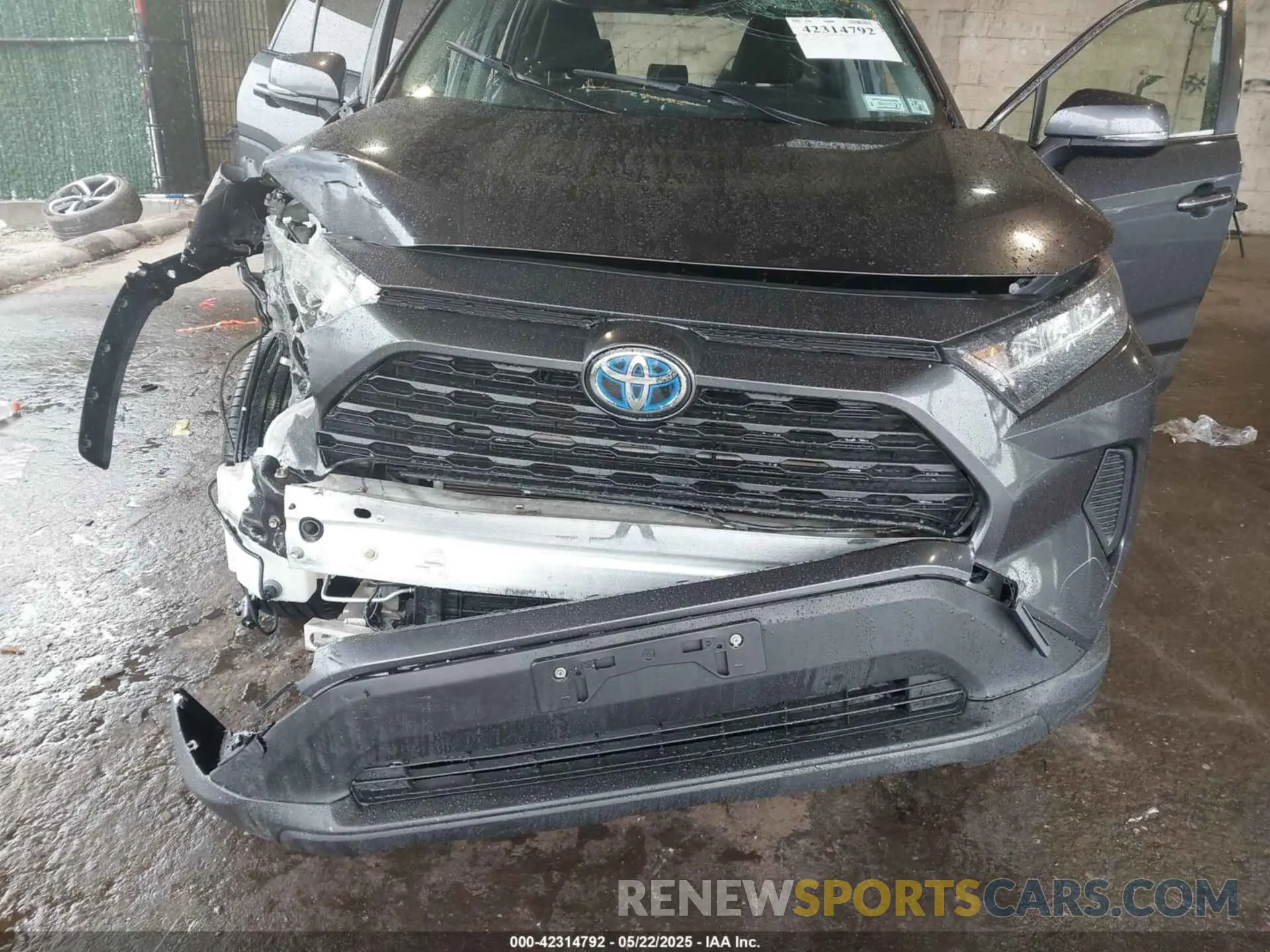 6 Photograph of a damaged car JTMMWRFV6KD020675 TOYOTA RAV4 HYBRID 2019