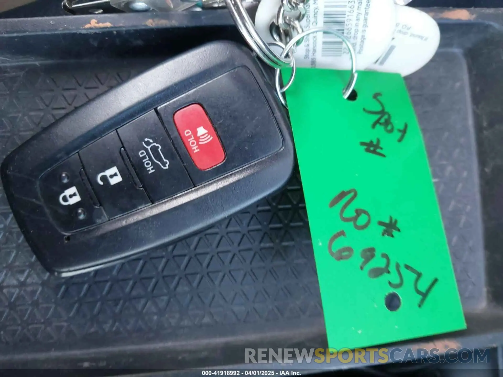 11 Photograph of a damaged car JTMRWRFV0KD013274 TOYOTA RAV4 HYBRID 2019