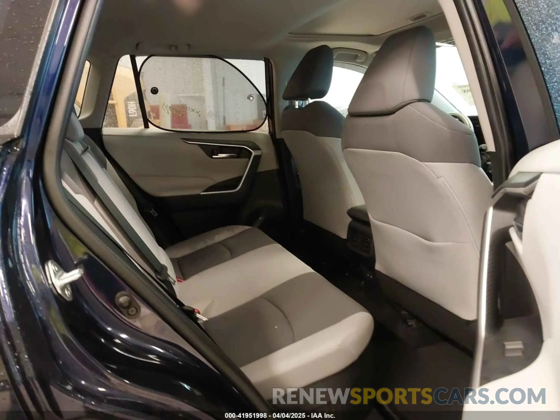 8 Photograph of a damaged car JTMRWRFV1KJ014693 TOYOTA RAV4 HYBRID 2019