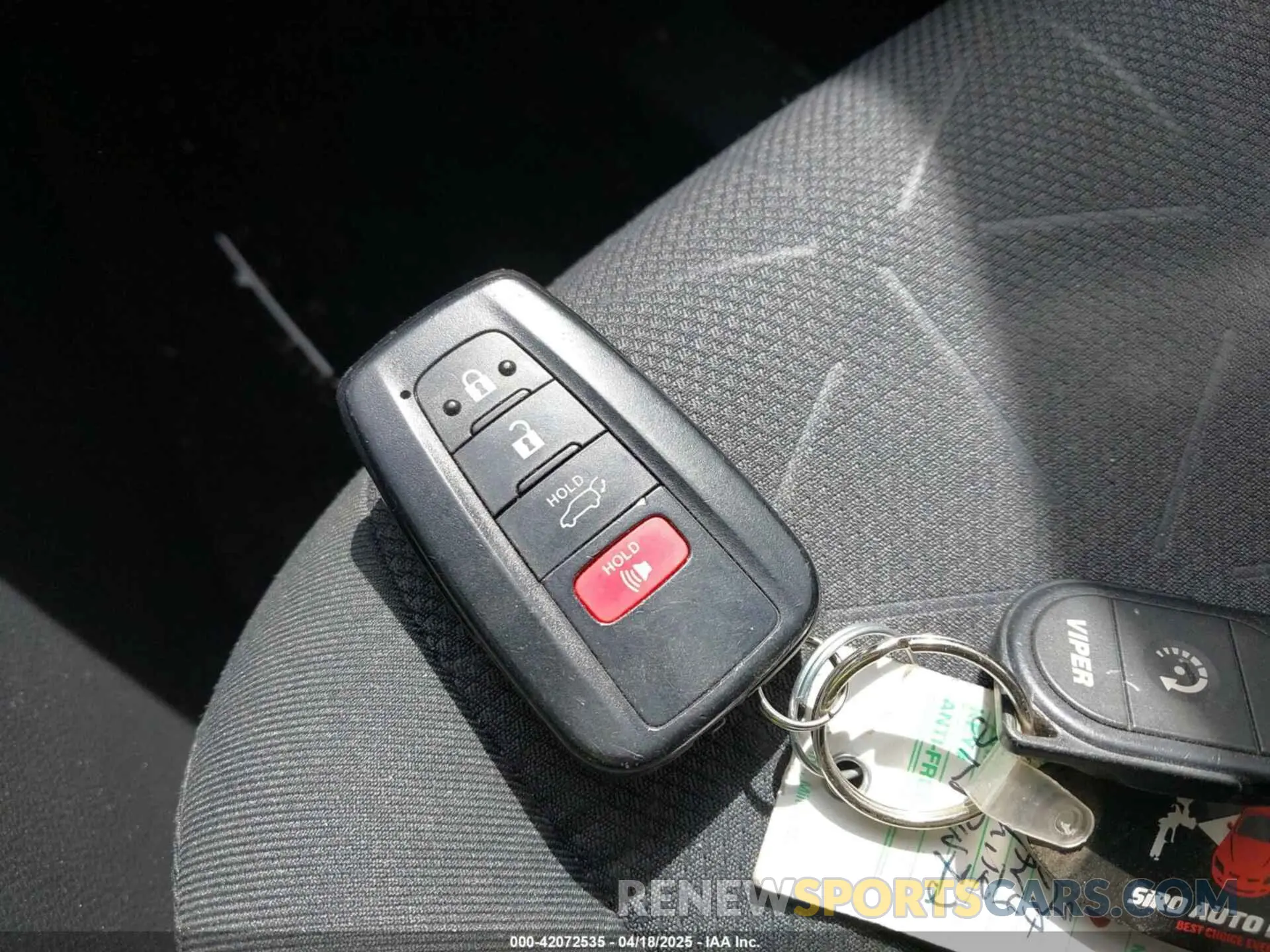 11 Photograph of a damaged car JTMRWRFV2KD022588 TOYOTA RAV4 HYBRID 2019