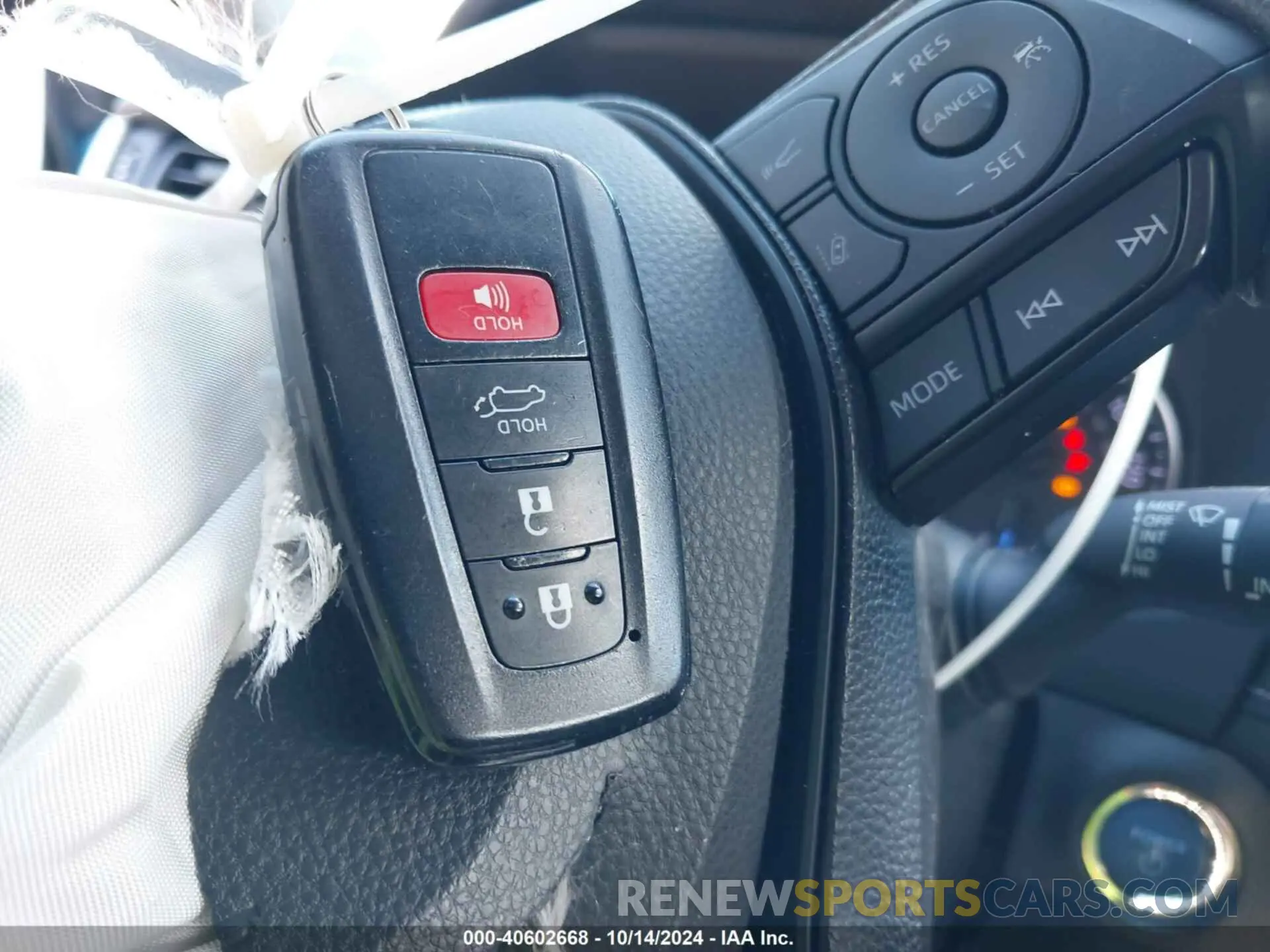 11 Photograph of a damaged car JTMRWRFV3KD021434 TOYOTA RAV4 HYBRID 2019