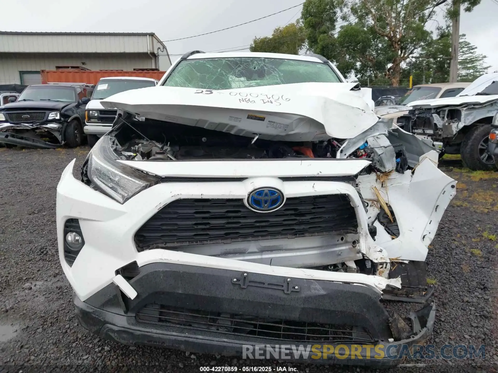 11 Photograph of a damaged car JTMRWRFV3KD031171 TOYOTA RAV4 HYBRID 2019