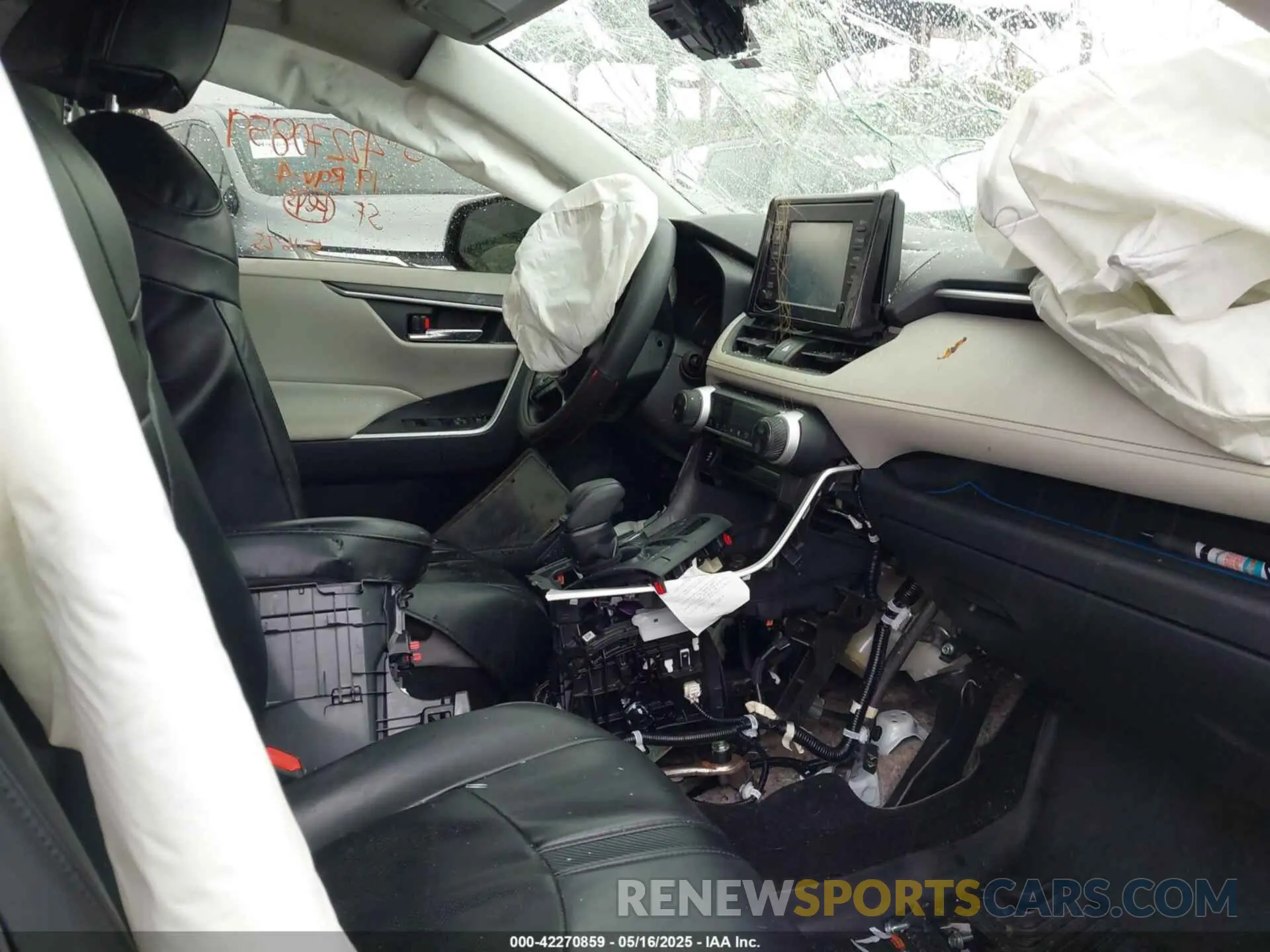 5 Photograph of a damaged car JTMRWRFV3KD031171 TOYOTA RAV4 HYBRID 2019
