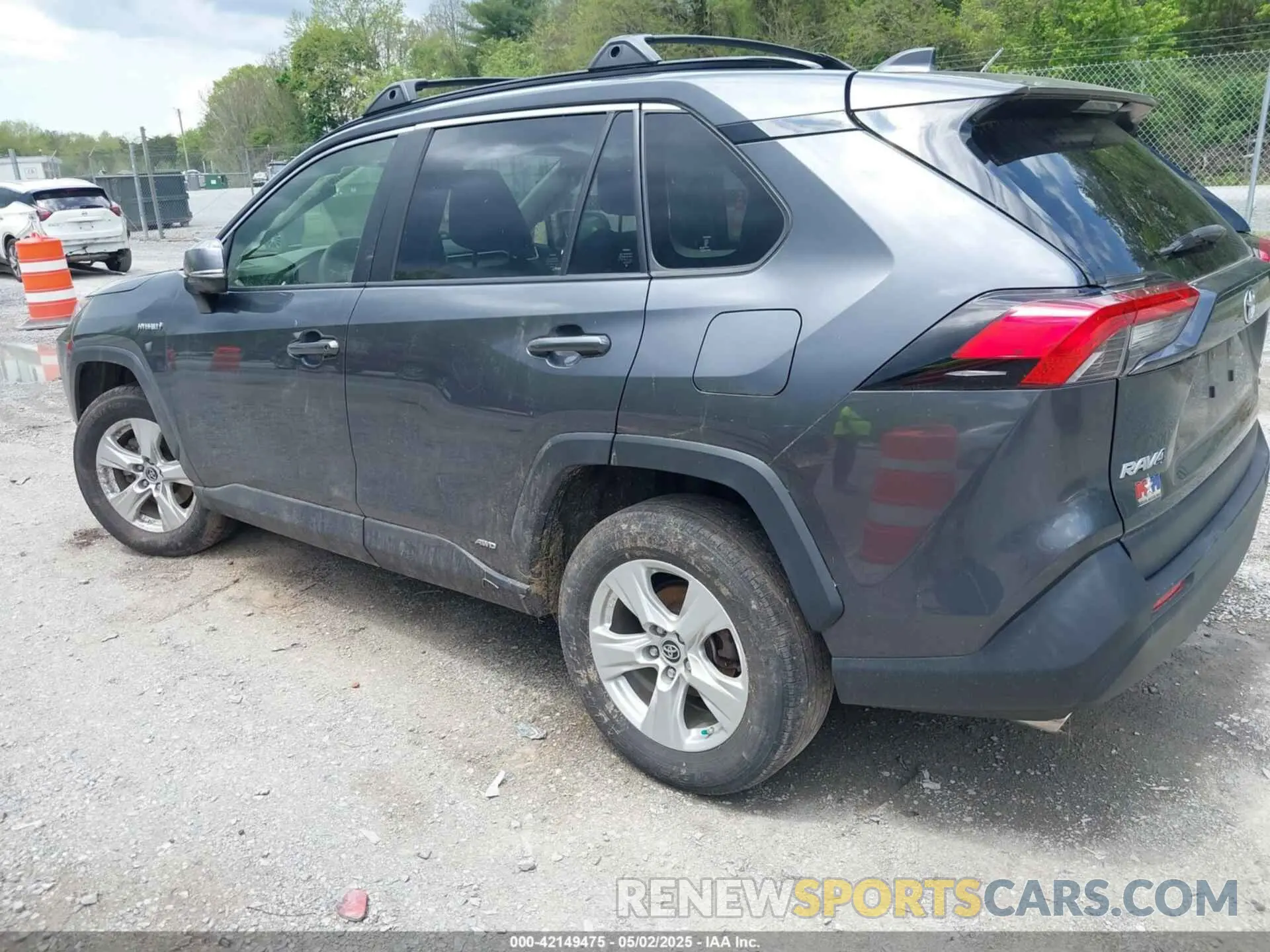 3 Photograph of a damaged car JTMRWRFV4KD034399 TOYOTA RAV4 HYBRID 2019